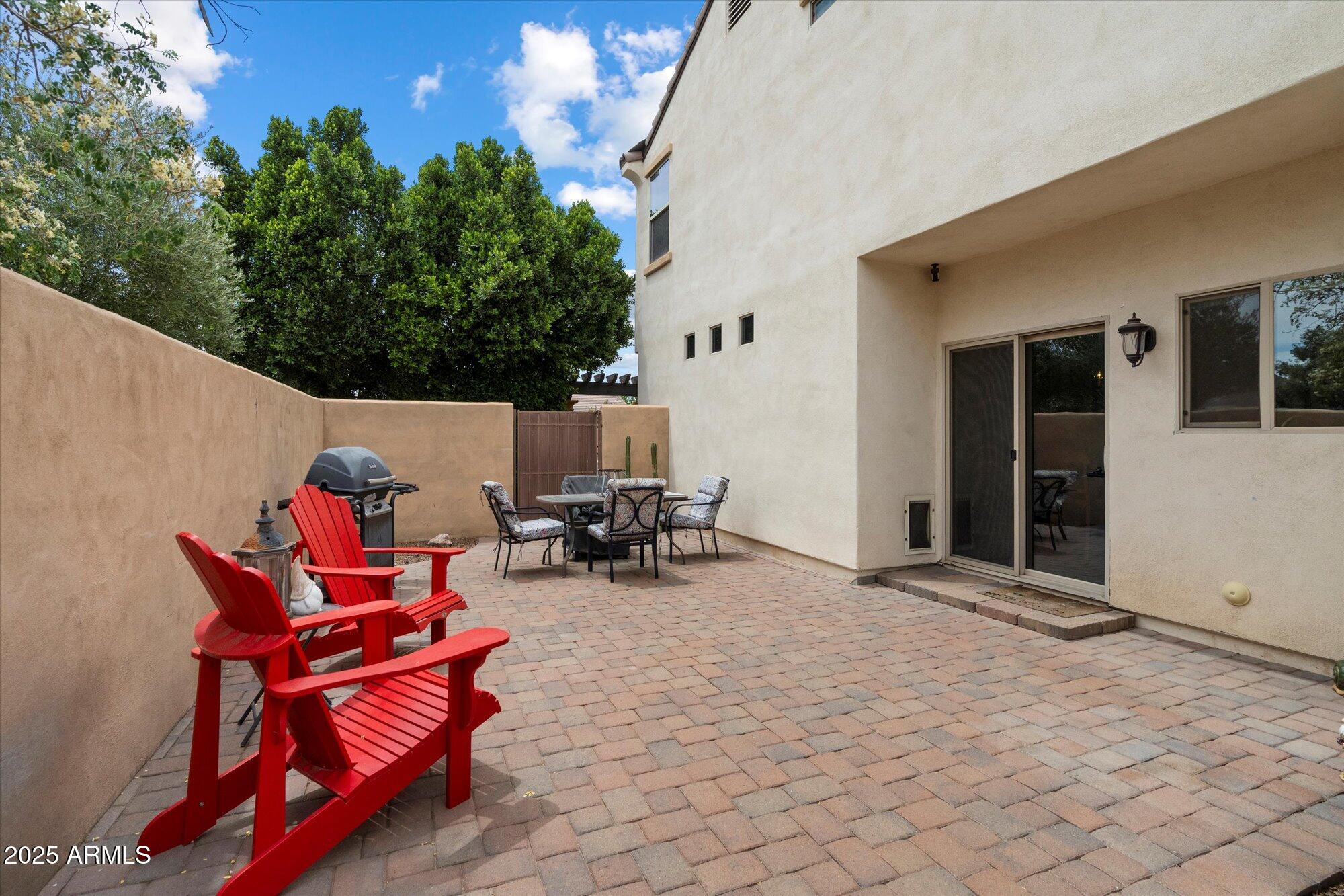 2004 E HEARTWOOD Lane