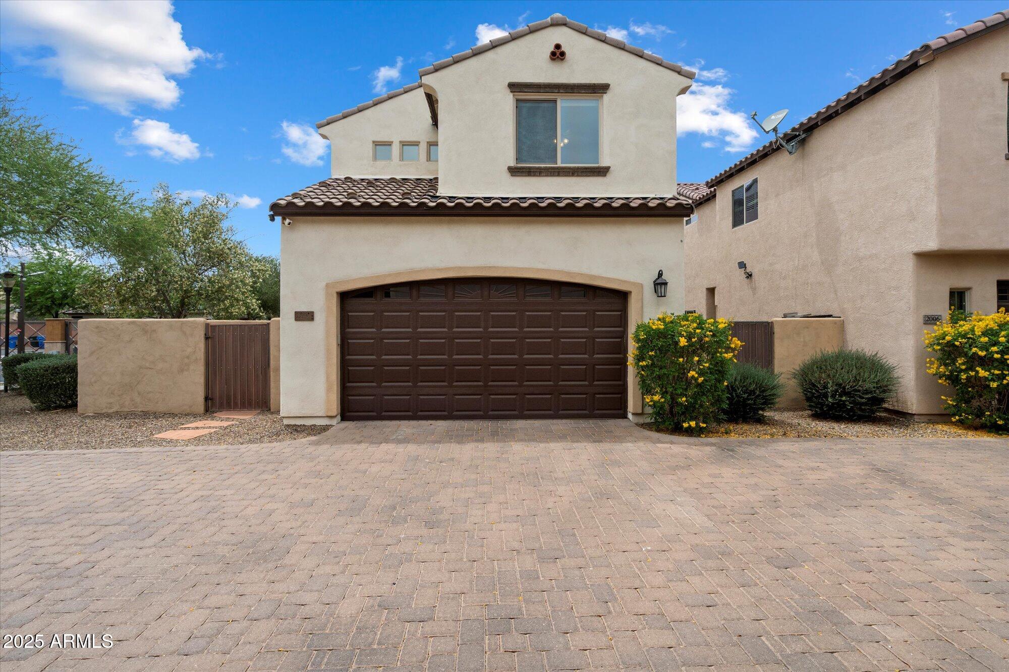 2004 E HEARTWOOD Lane