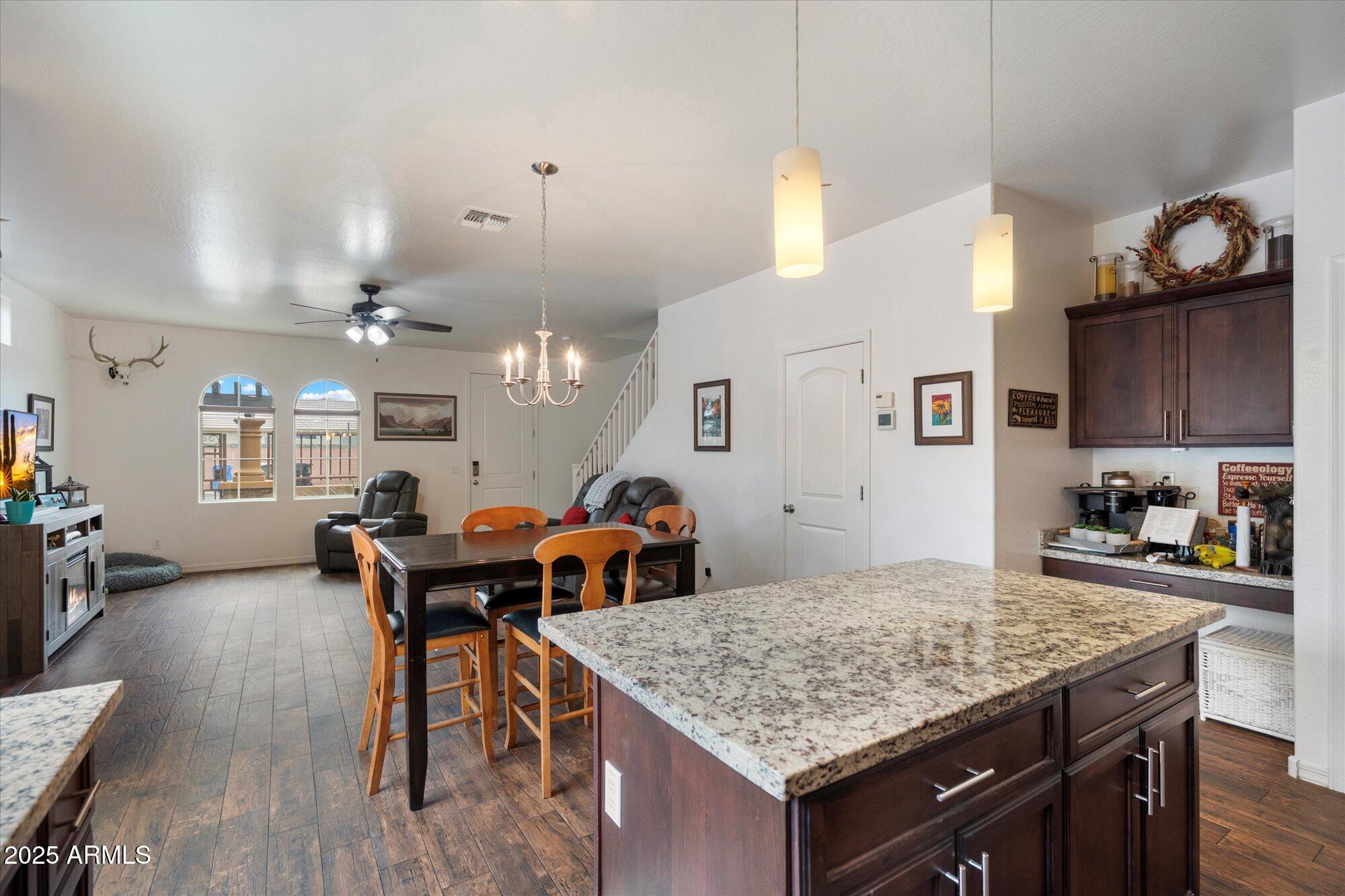 2004 E HEARTWOOD Lane