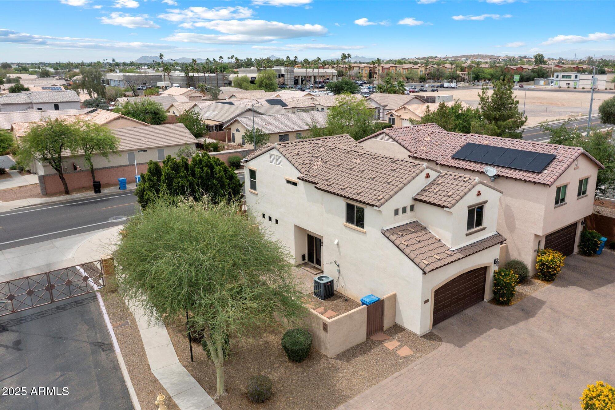 2004 E HEARTWOOD Lane