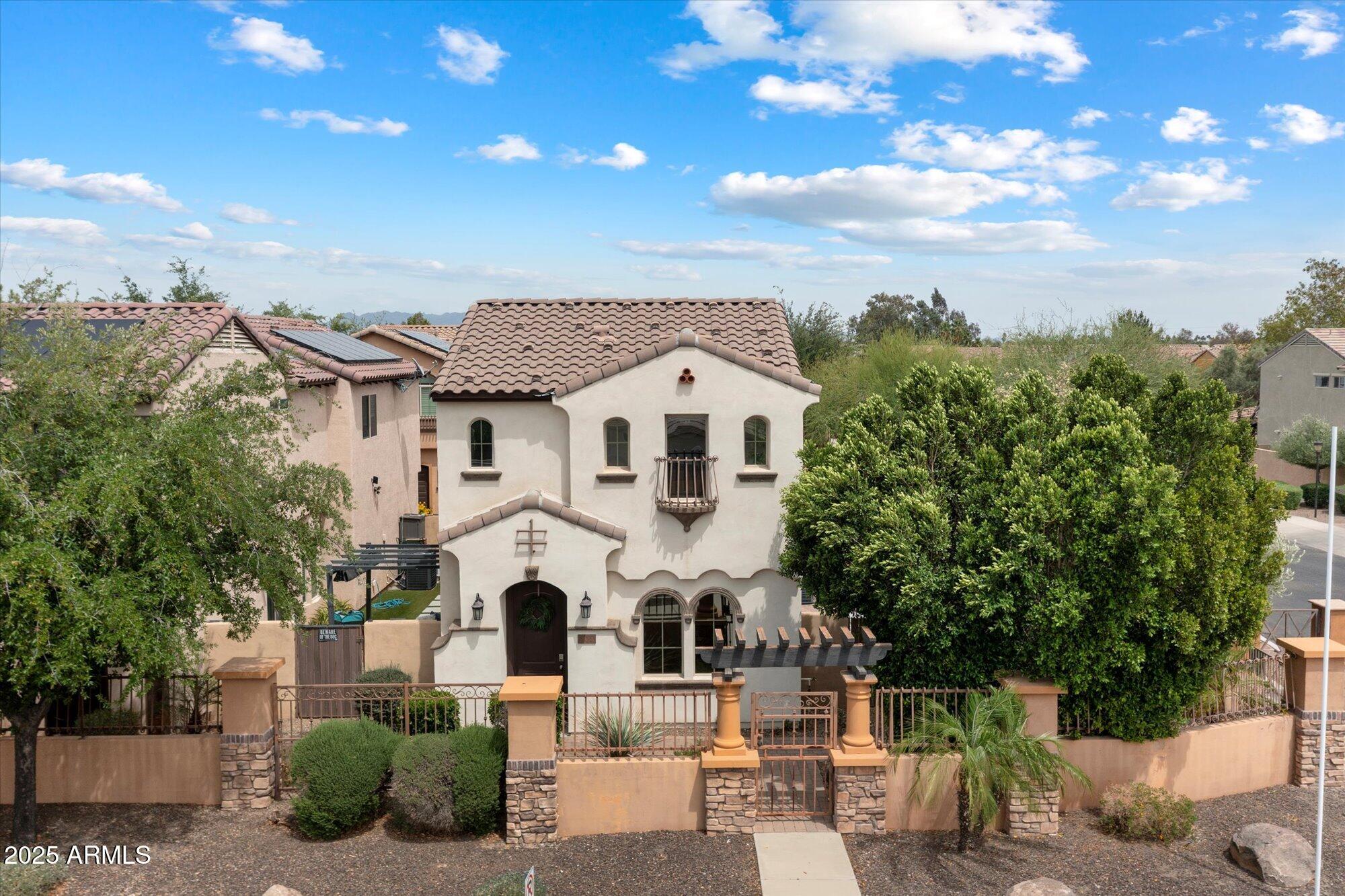 2004 E HEARTWOOD Lane