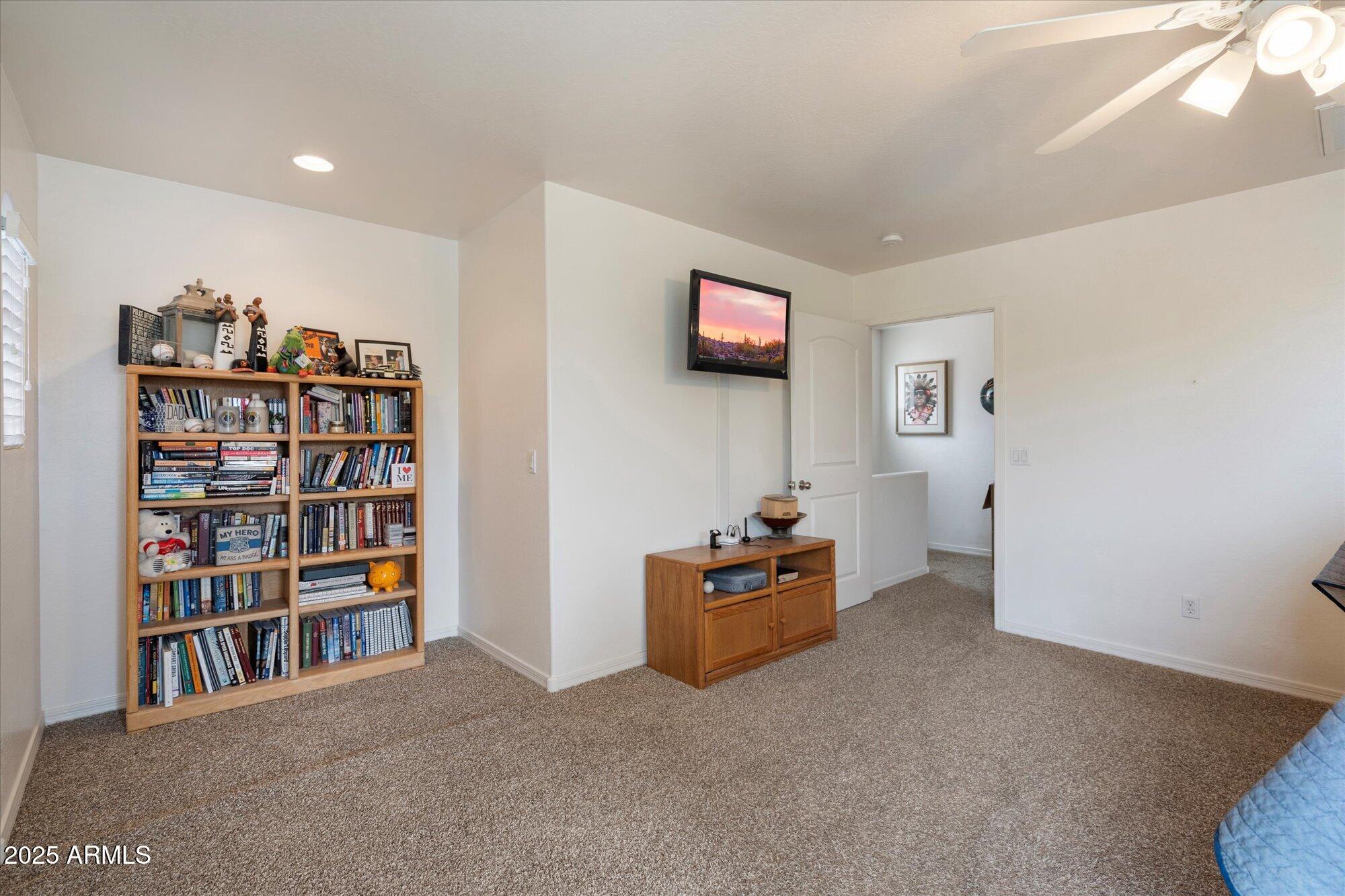 2004 E HEARTWOOD Lane