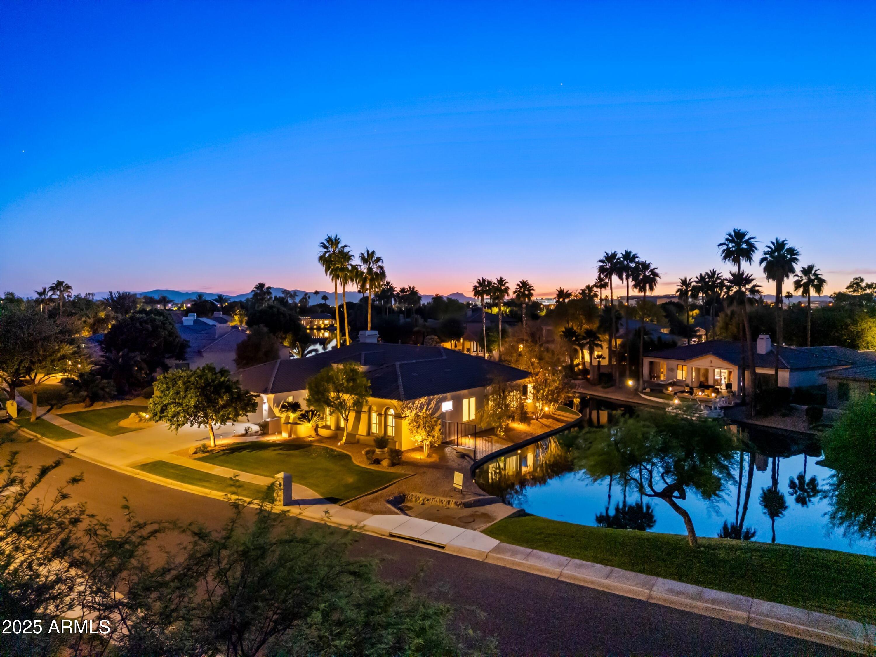 1724 W BLUE RIDGE Way