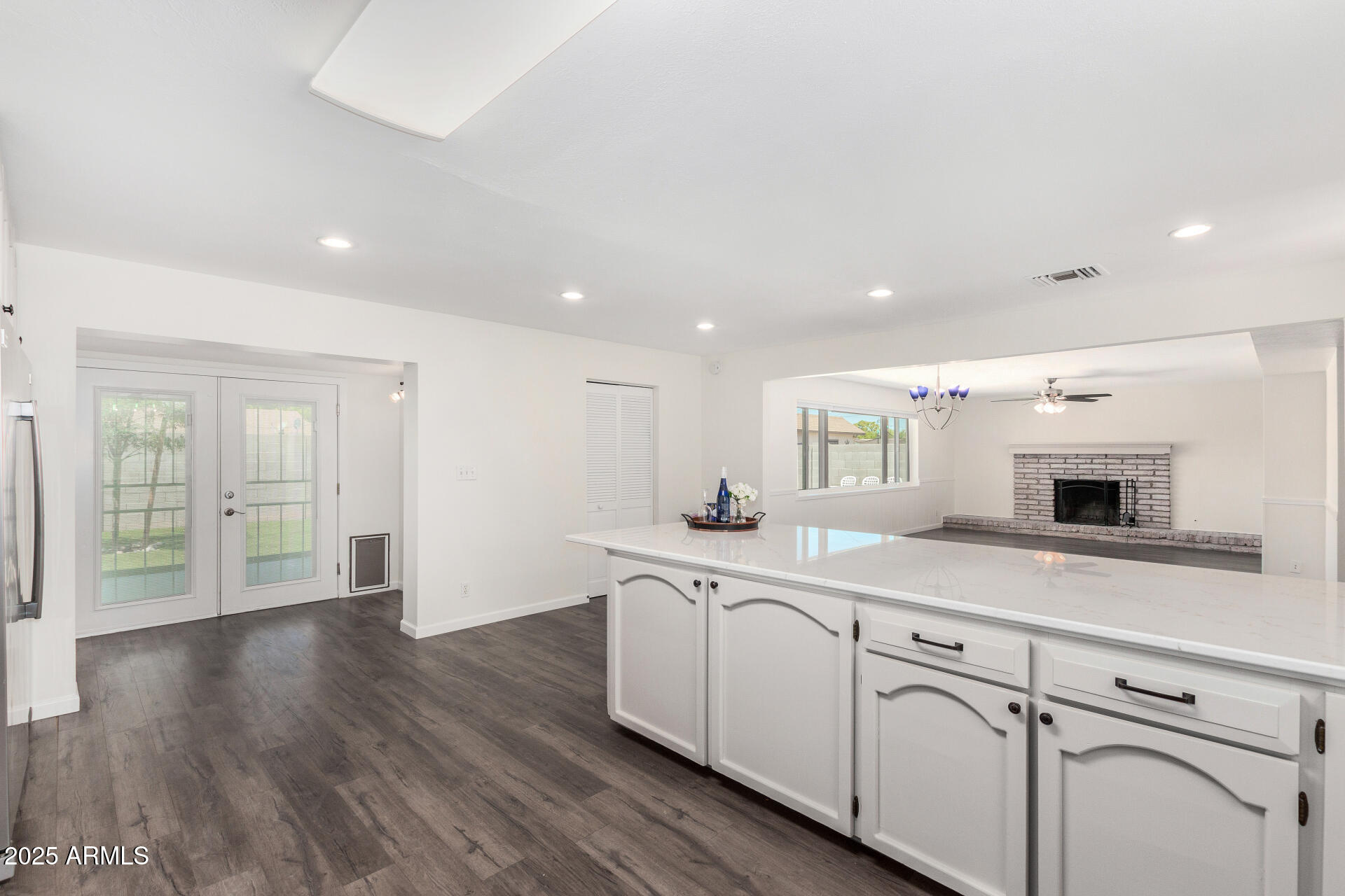 554 N SUNSET Drive