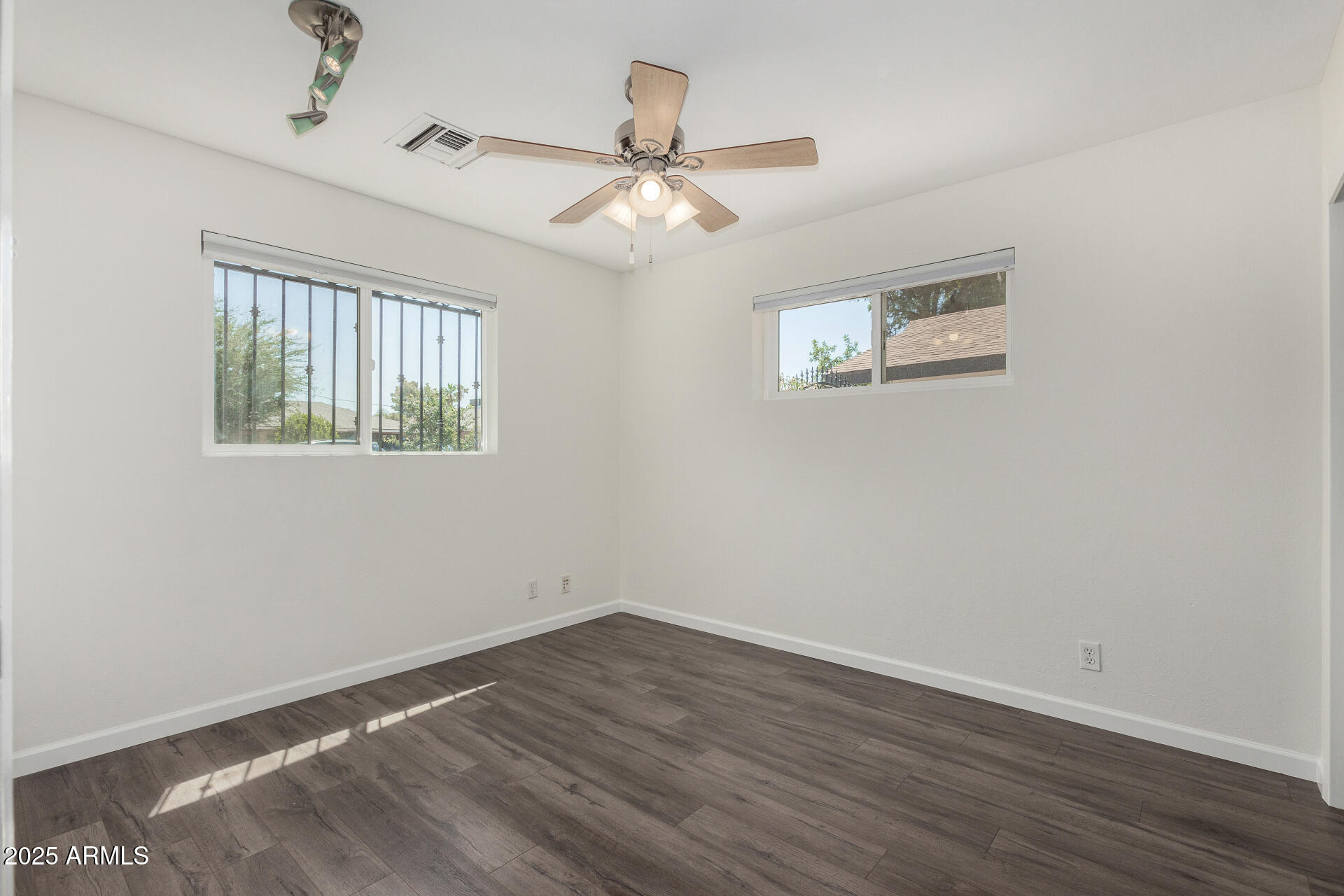 554 N SUNSET Drive