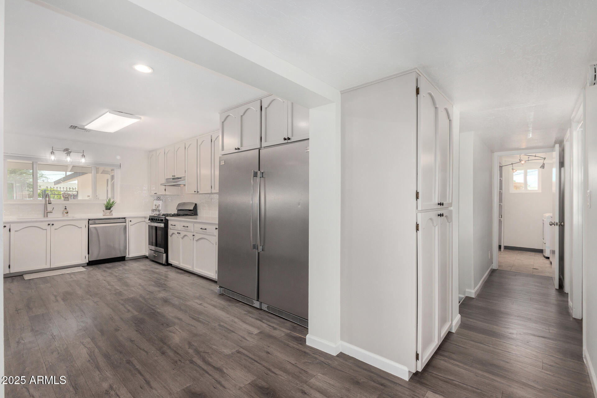 554 N SUNSET Drive