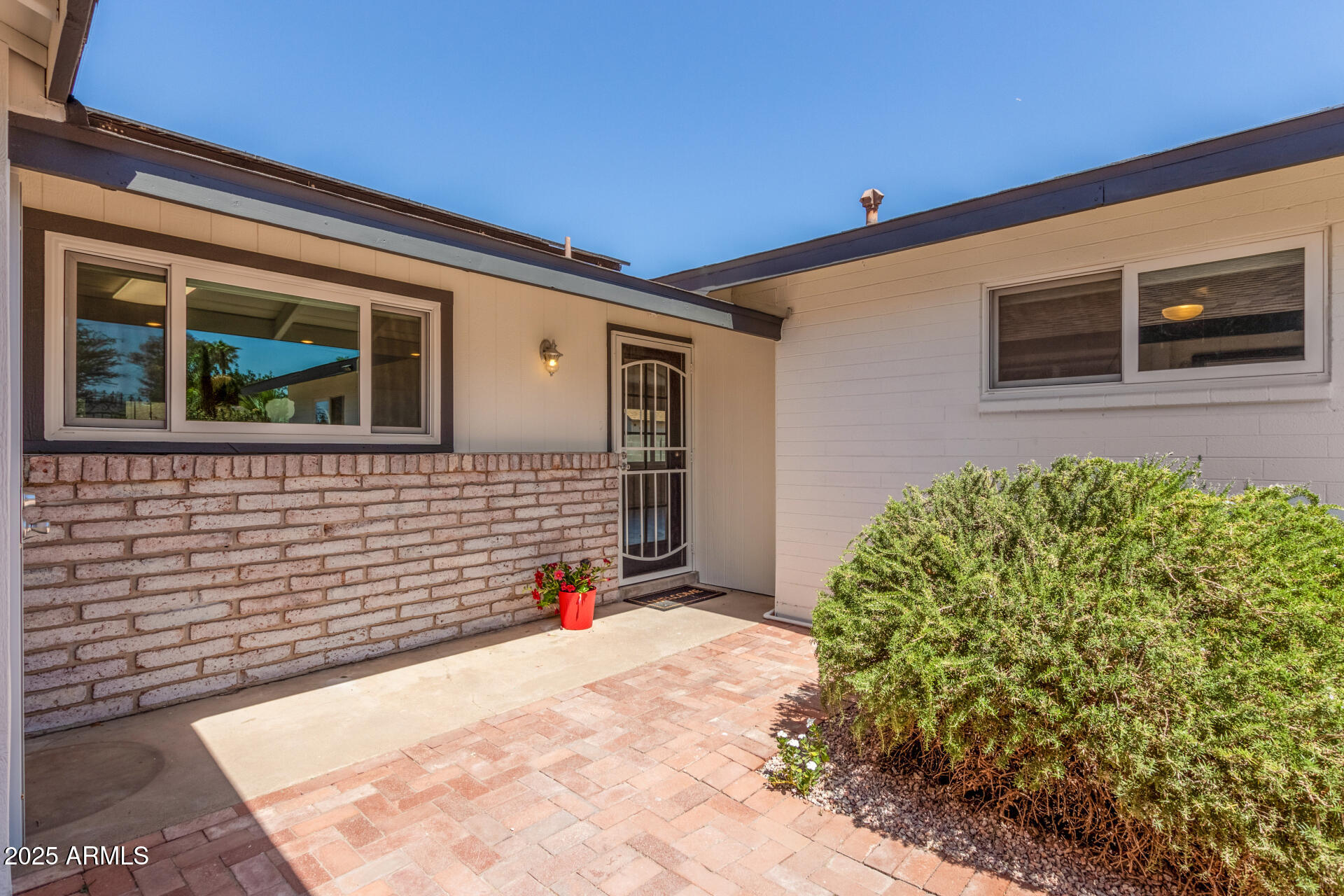554 N SUNSET Drive