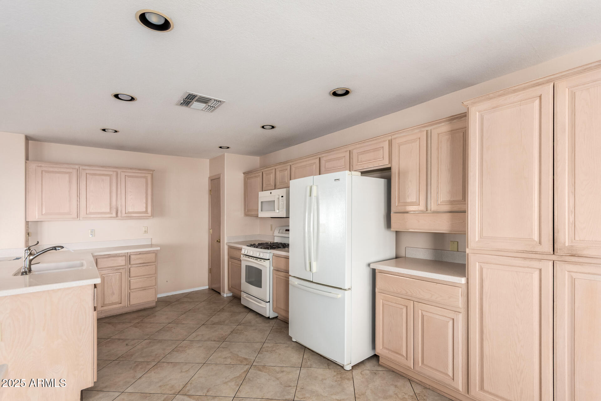 24907 S LAKESTAR Drive