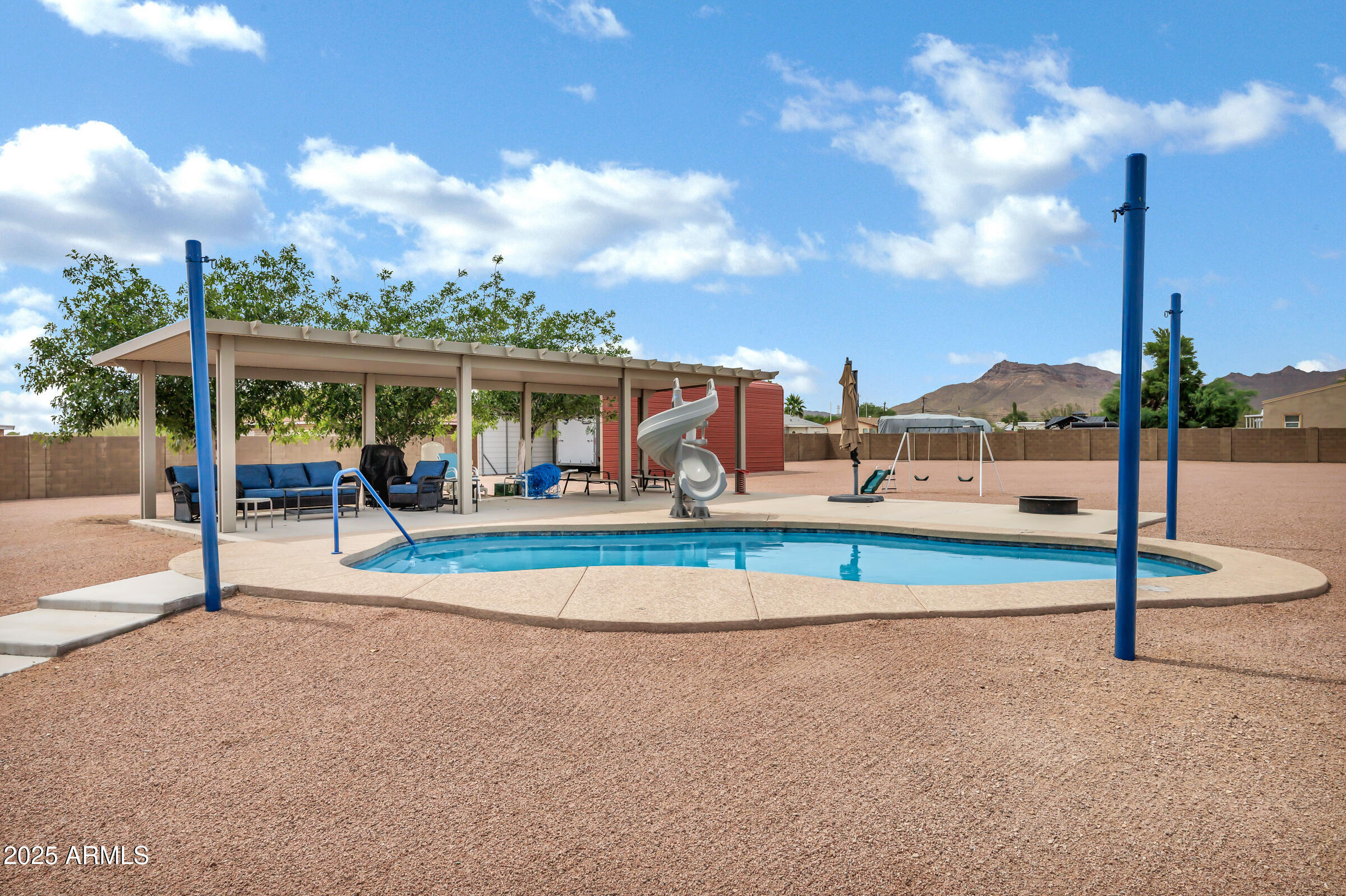 2926 W Smoketree Street