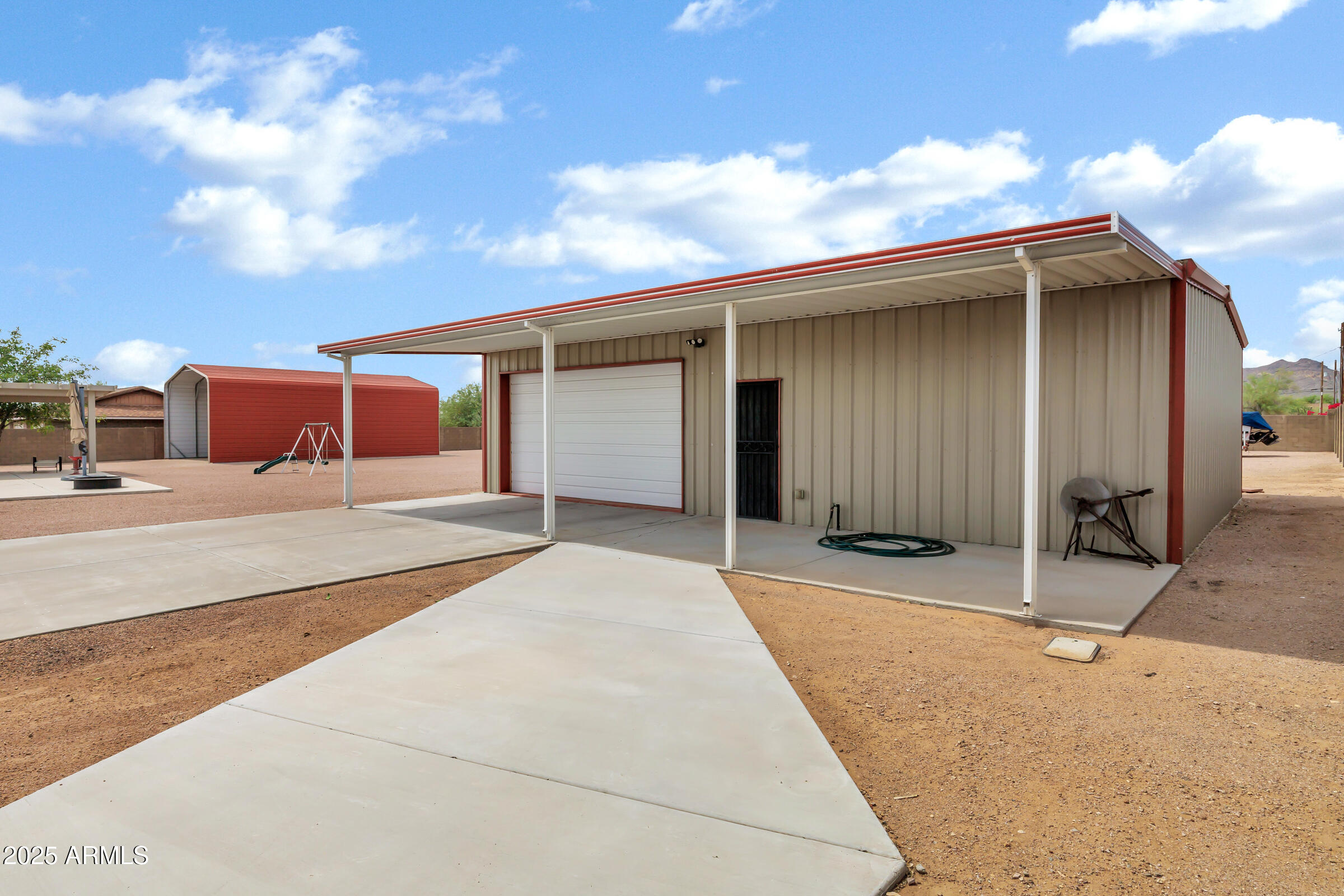 2926 W Smoketree Street