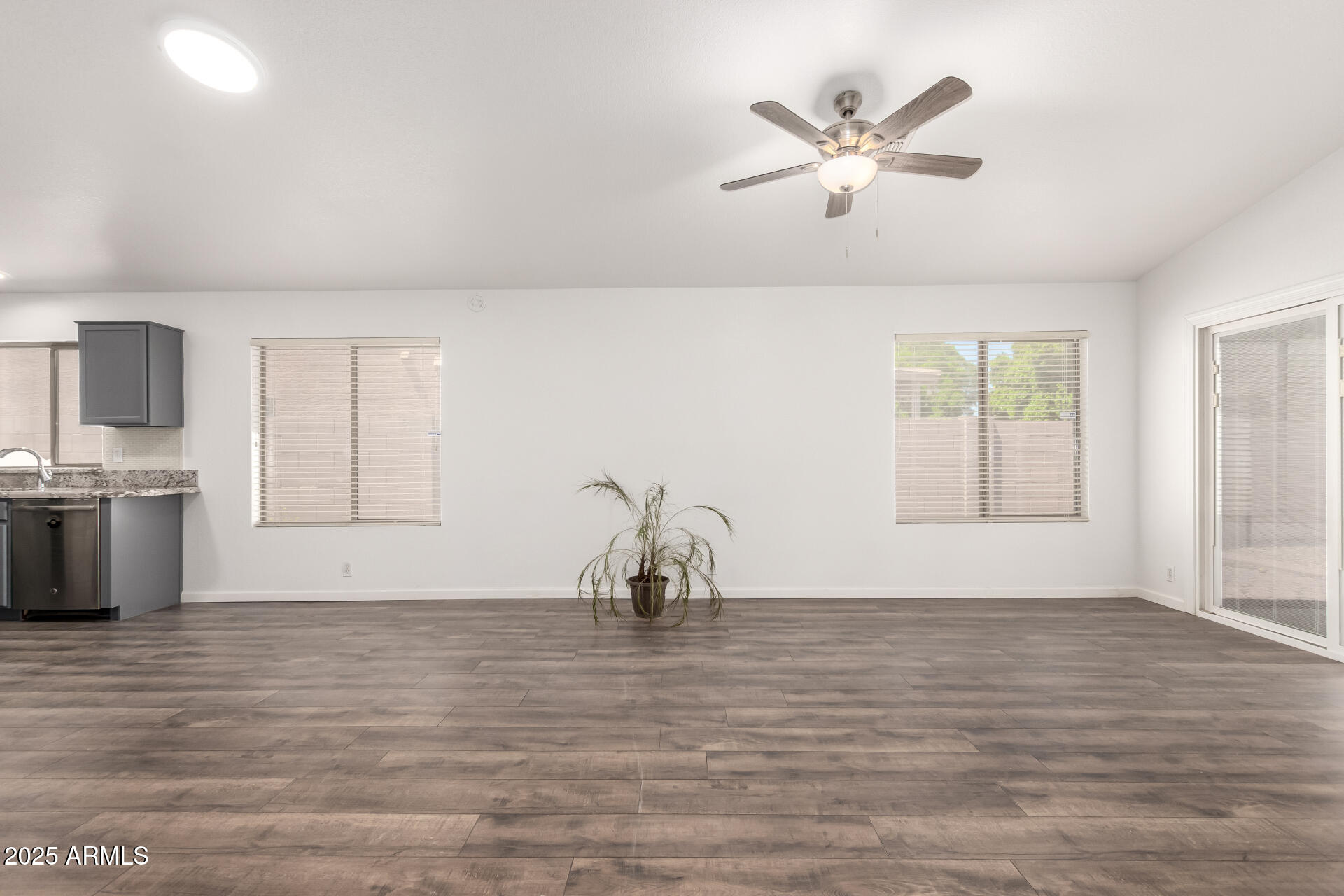 8648 W FARGO Drive
