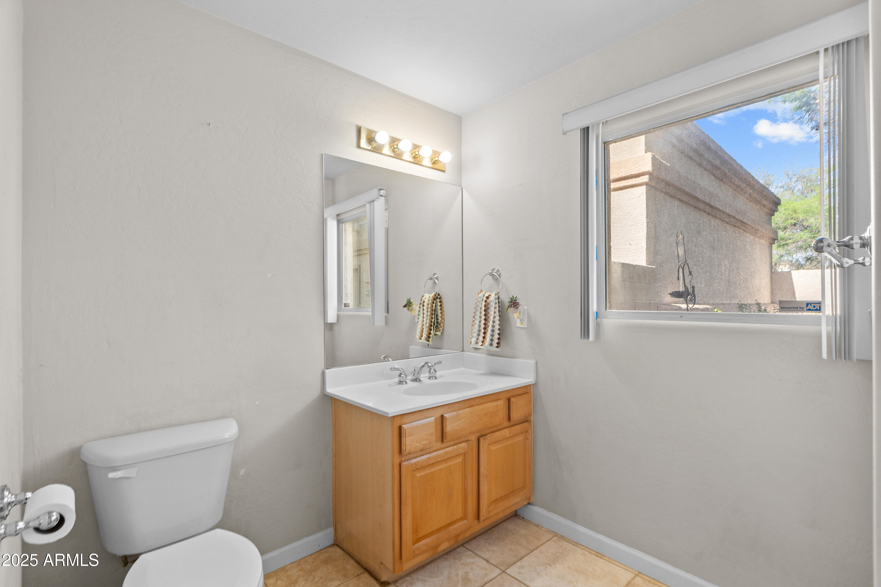 6002 N 5TH Place