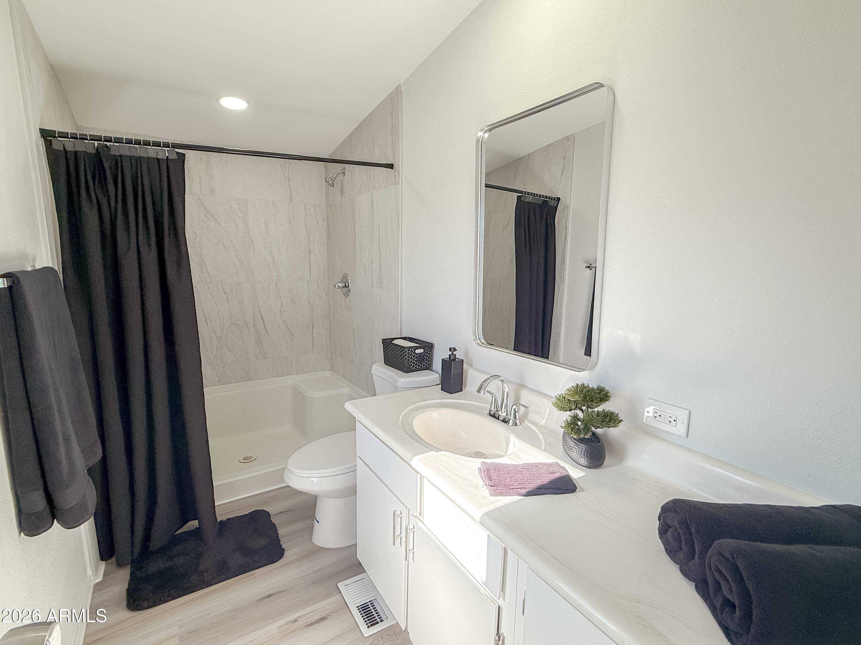 12721 W Greenway Road, 39