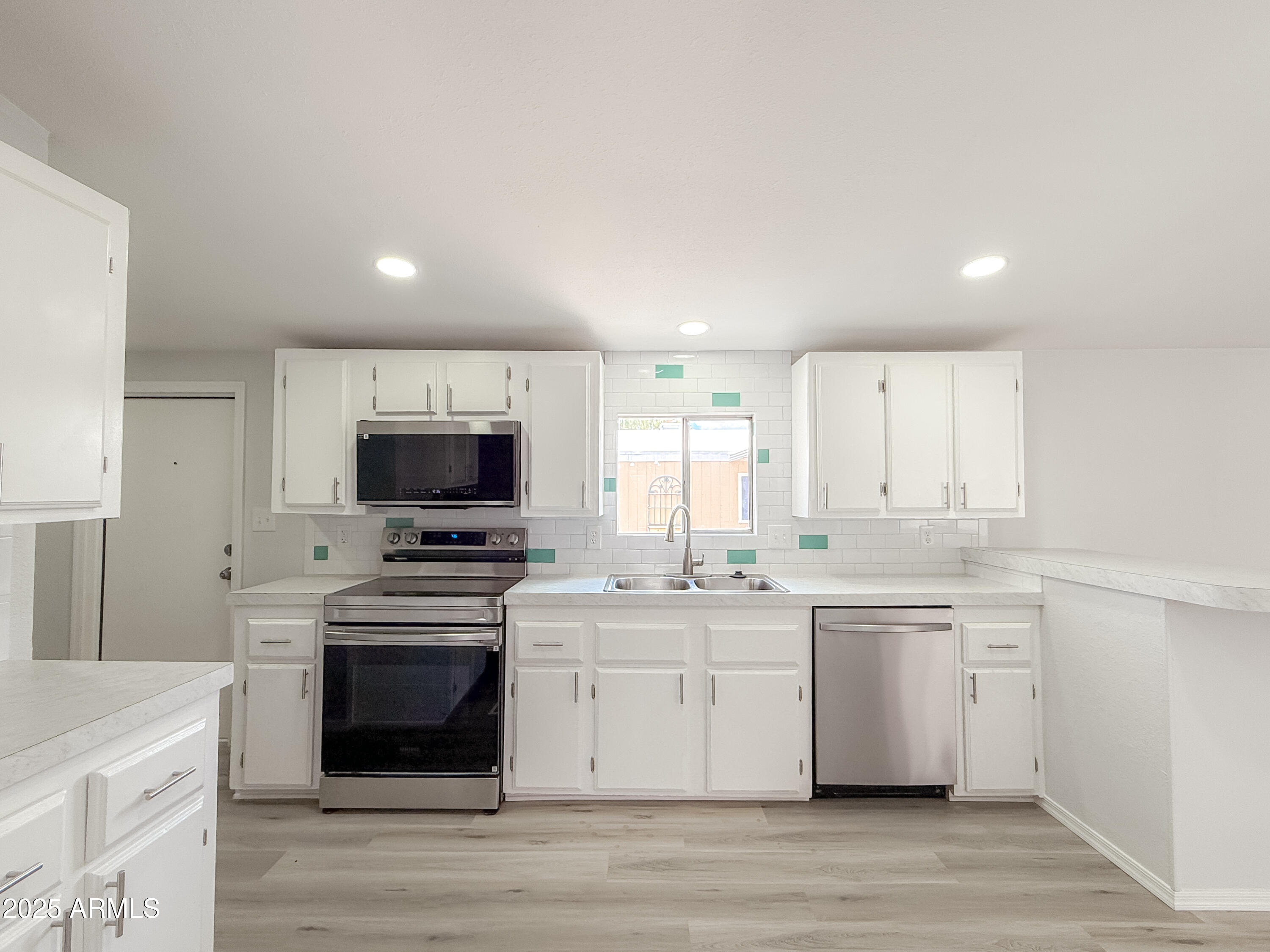 12721 W Greenway Road, 39