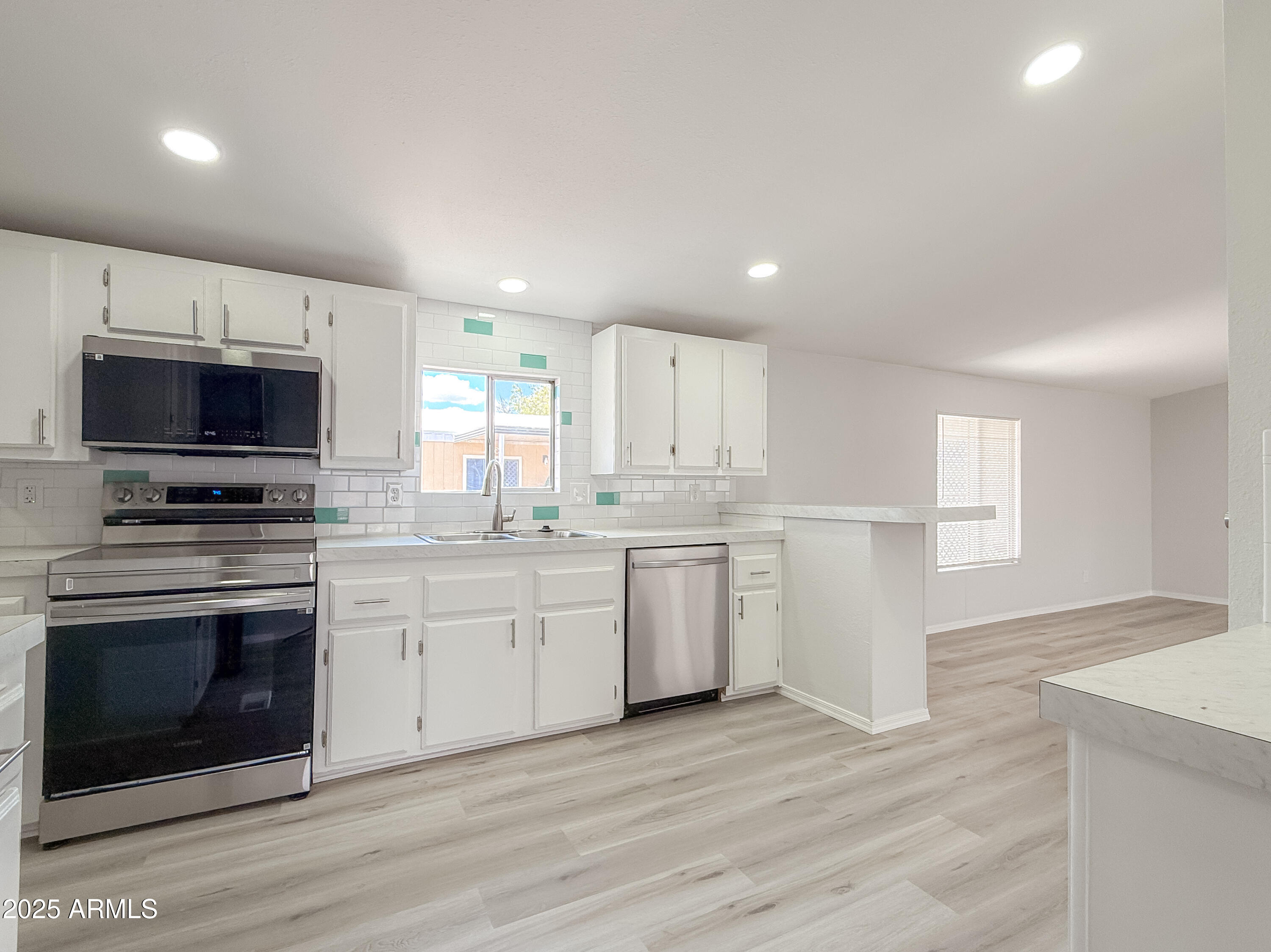 12721 W Greenway Road, 39