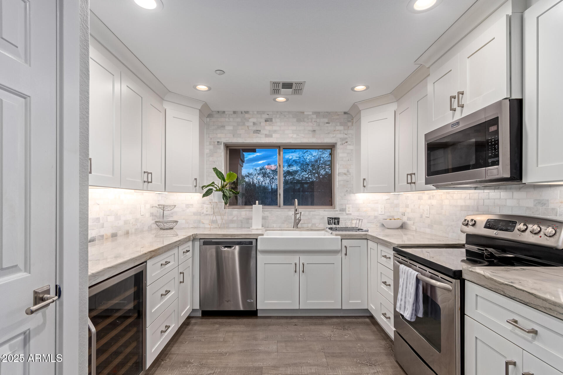 7500 E DEER VALLEY Road, 157