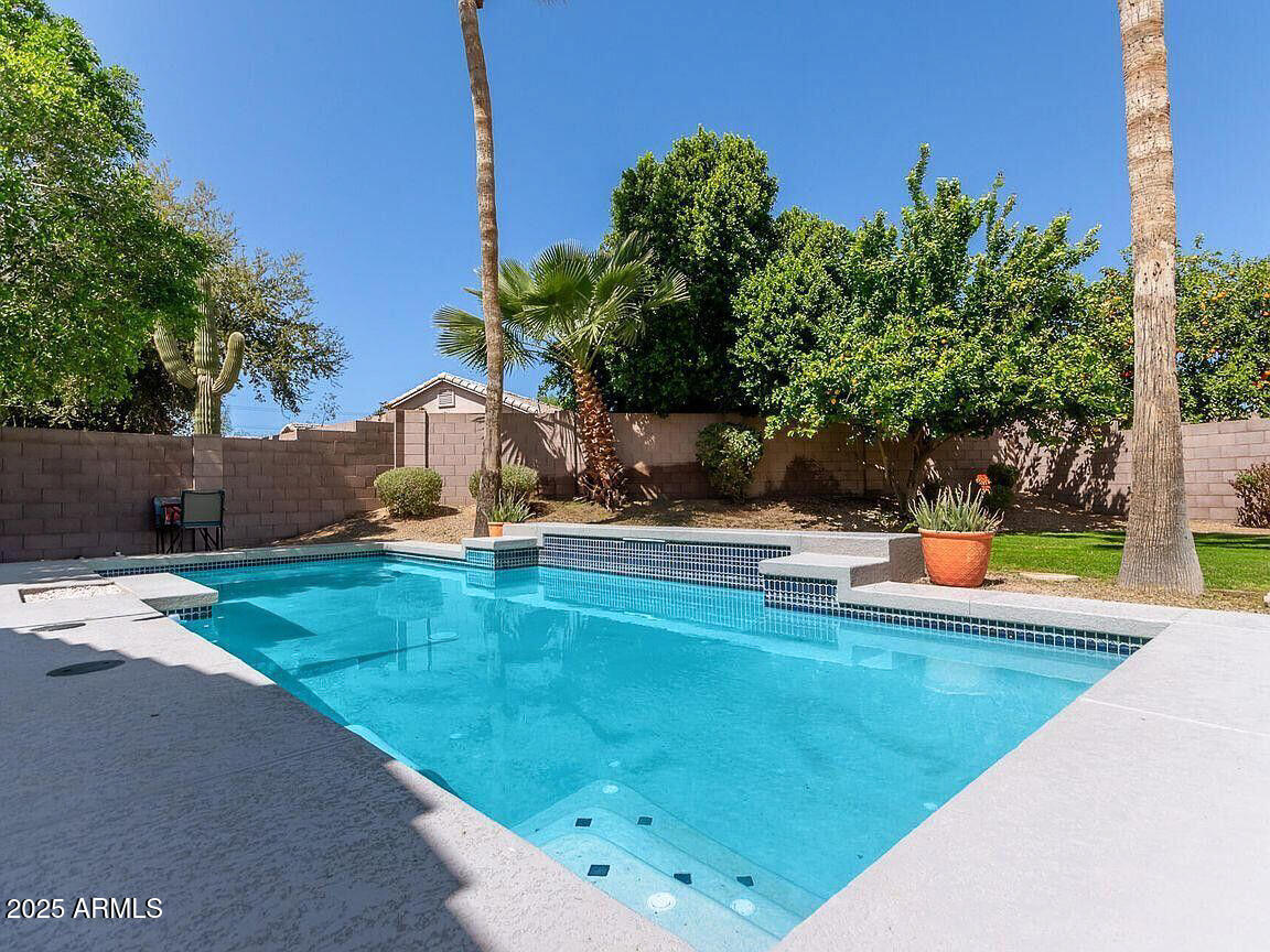 3408 W VIA DEL SOL Drive