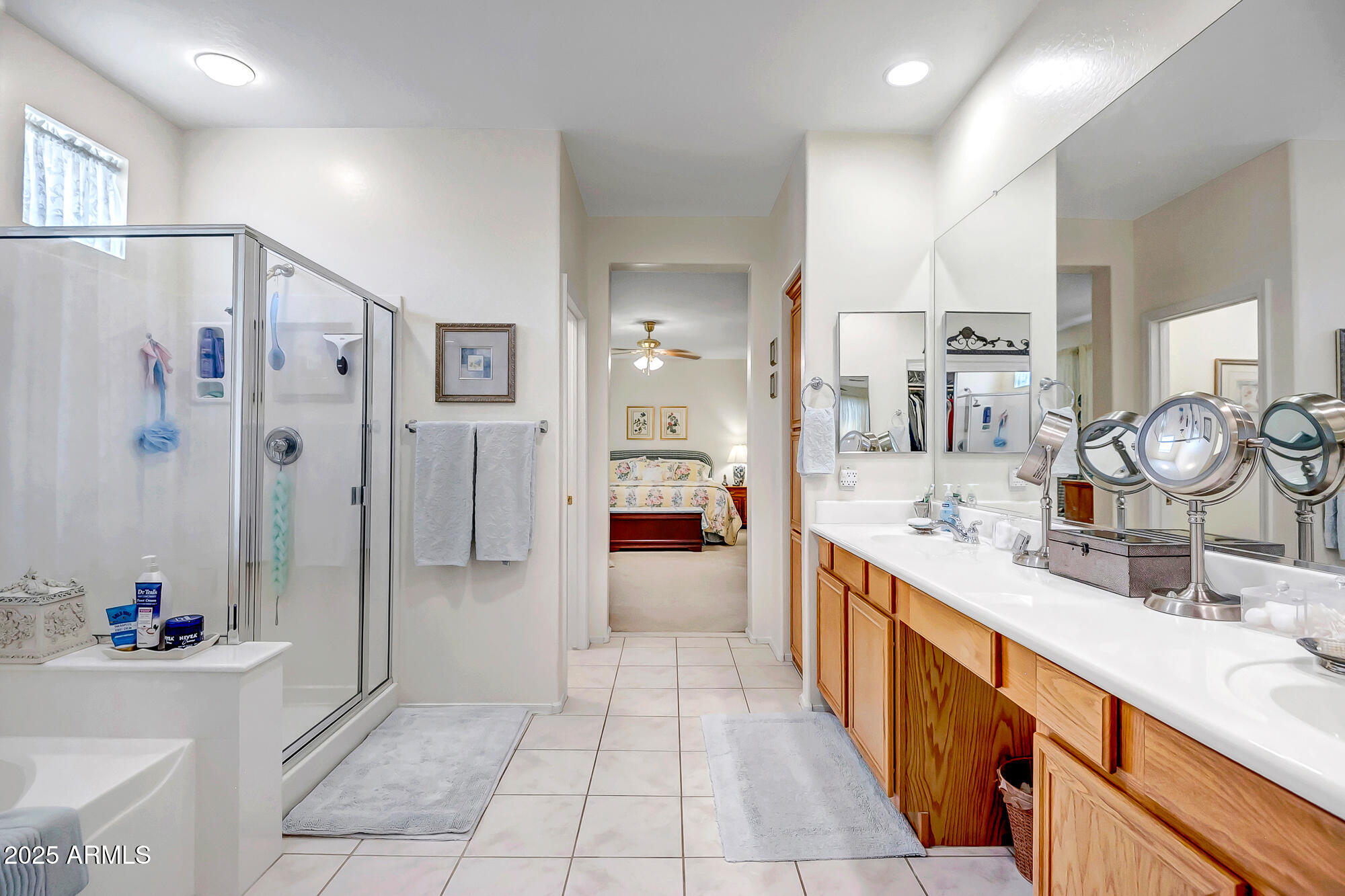3336 W KING Drive