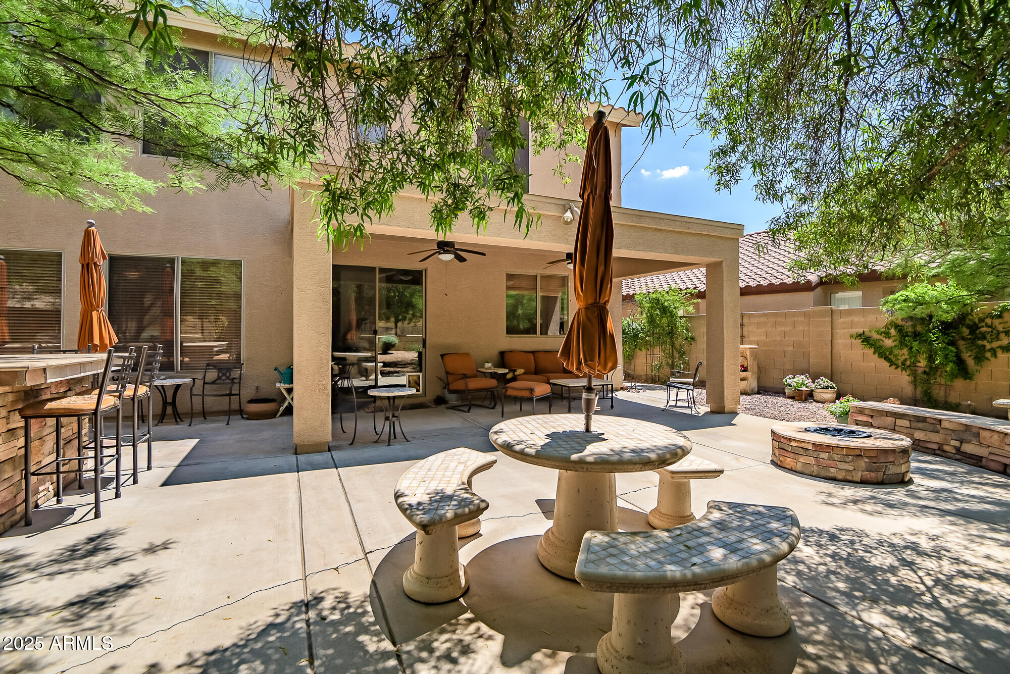 3336 W KING Drive