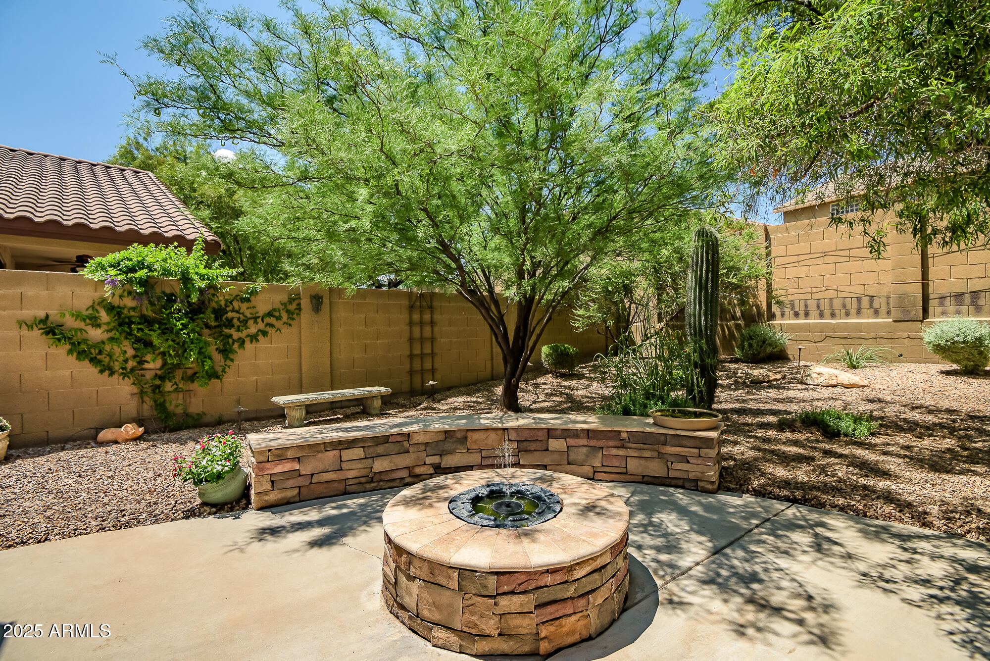 3336 W KING Drive