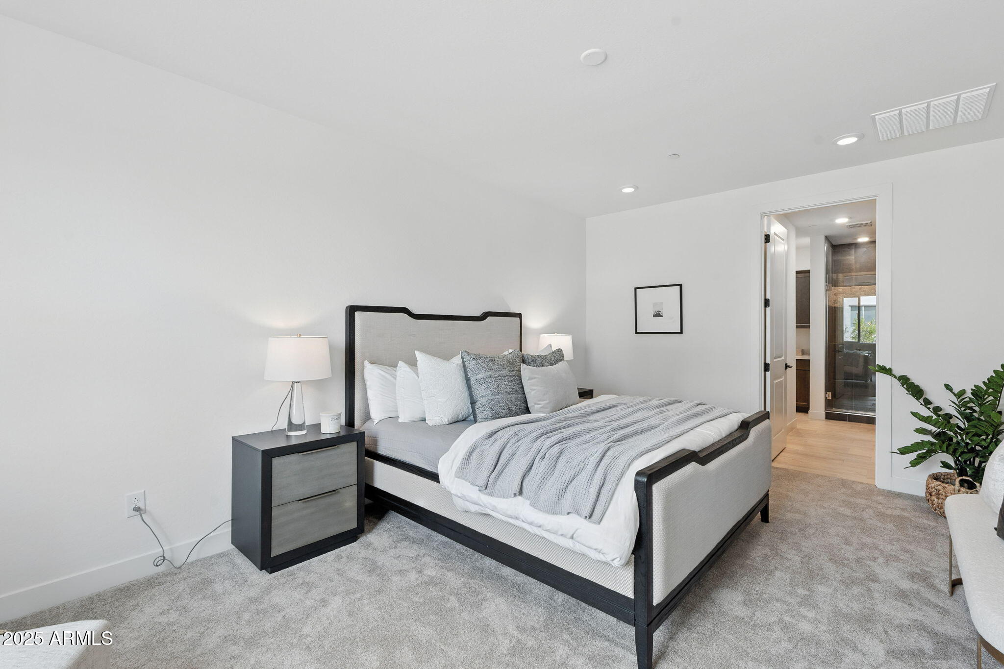 2121 W Sonoran Desert Drive 32