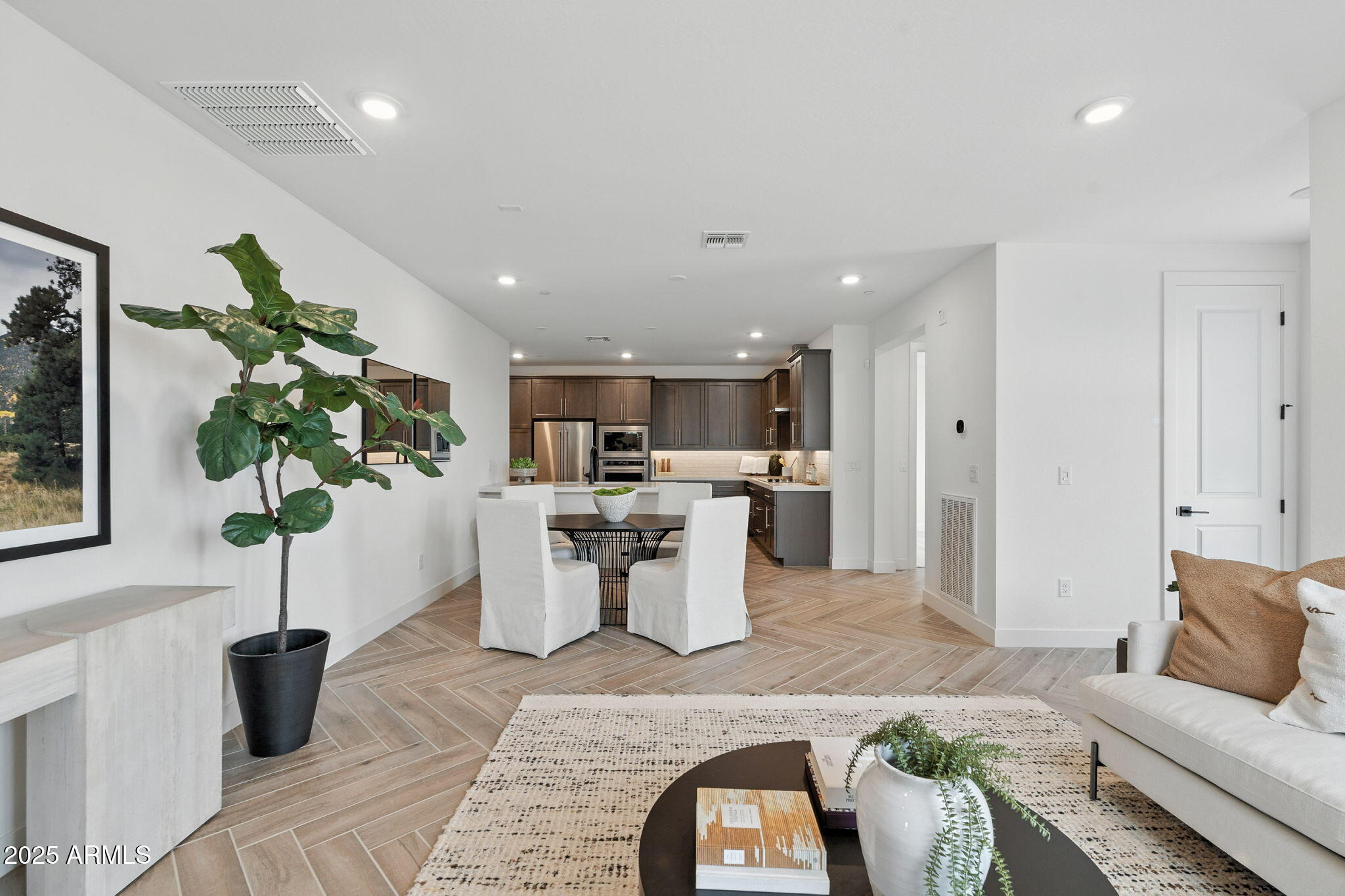 2121 W Sonoran Desert Drive 32