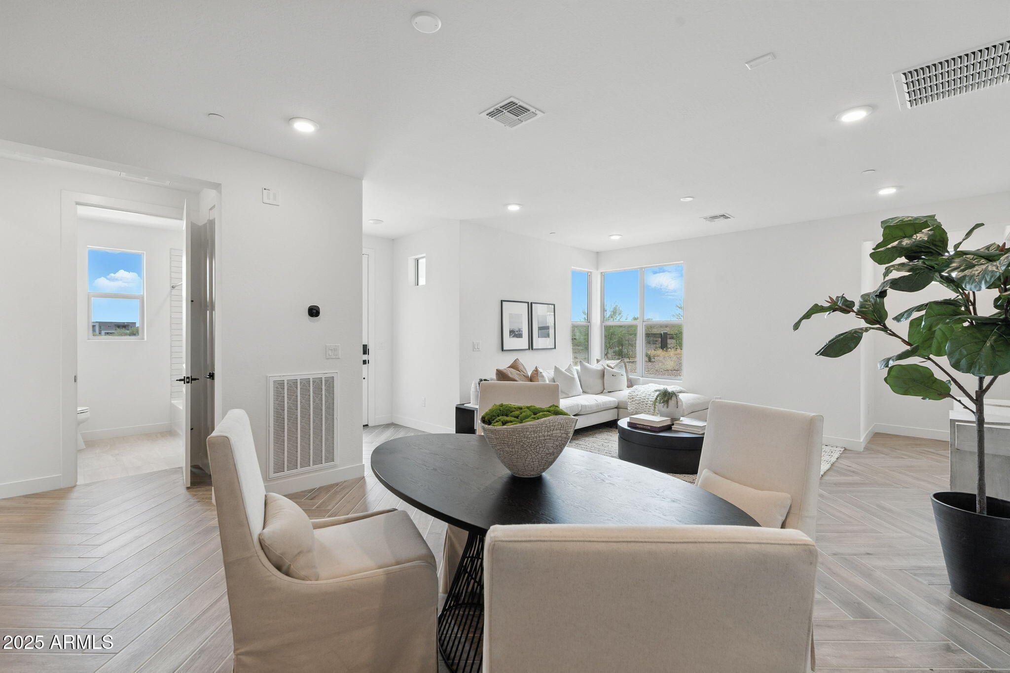 2121 W Sonoran Desert Drive 32