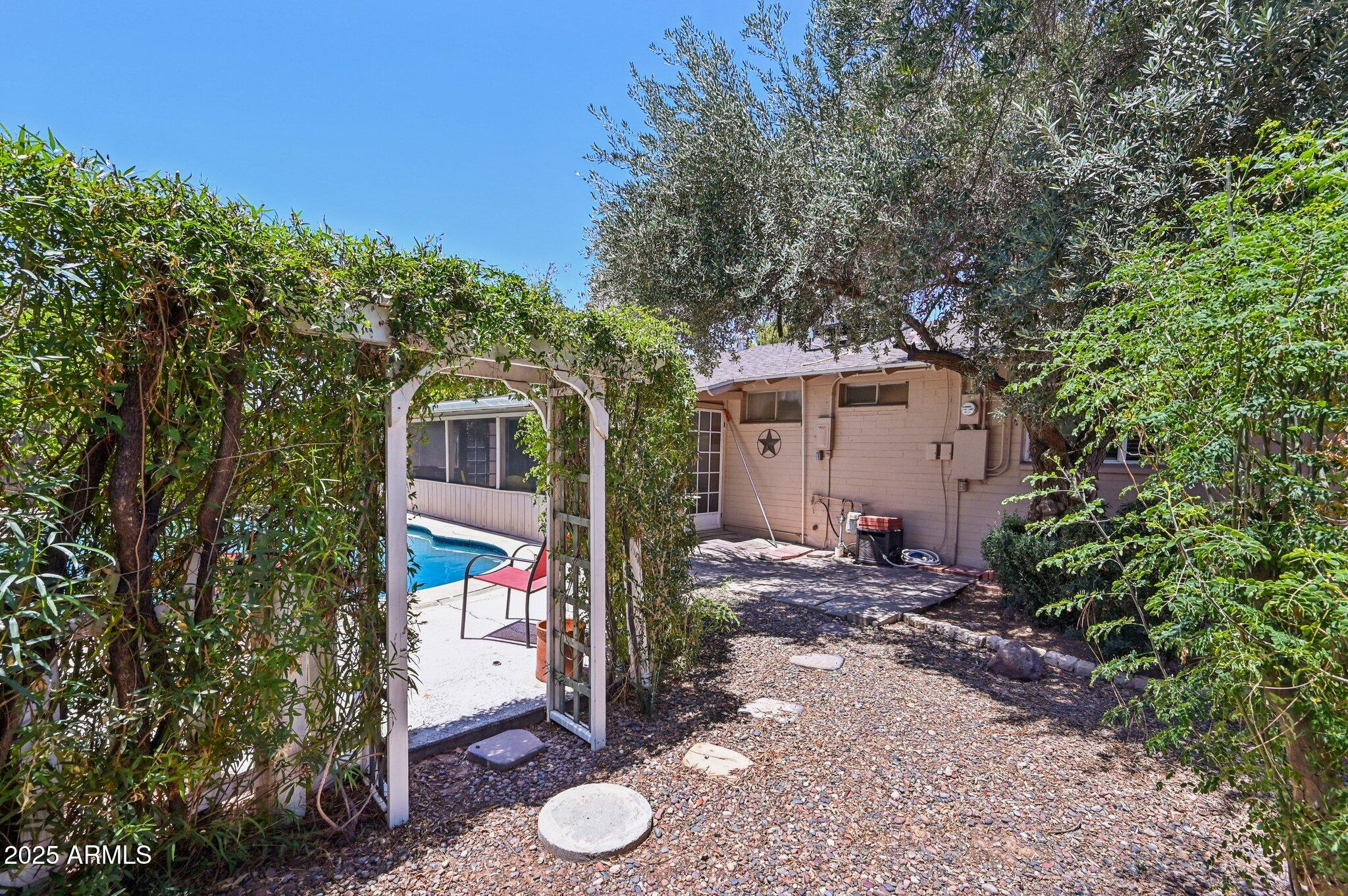 8637 E SOLANO Drive