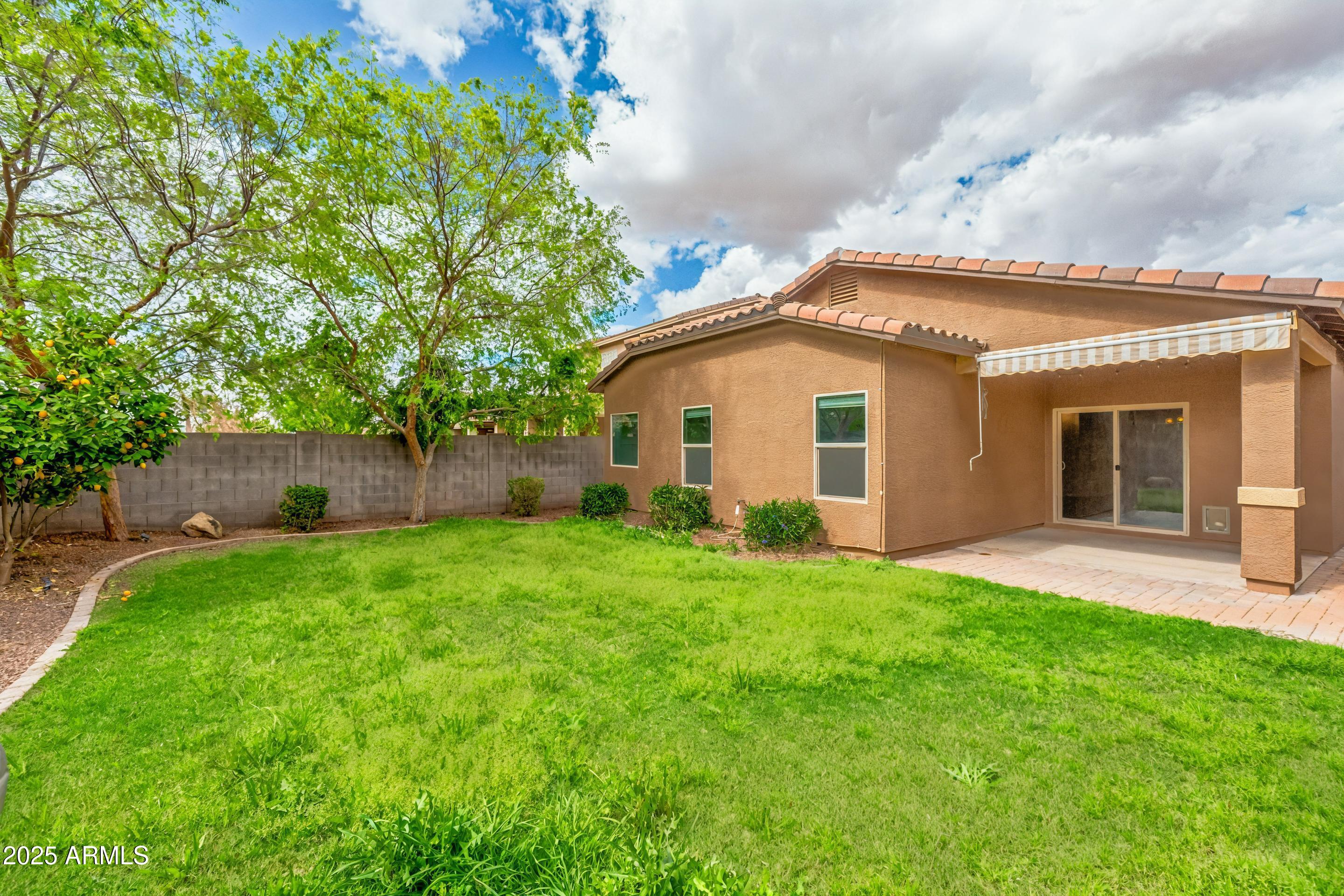 1453 W BIRCH Road
