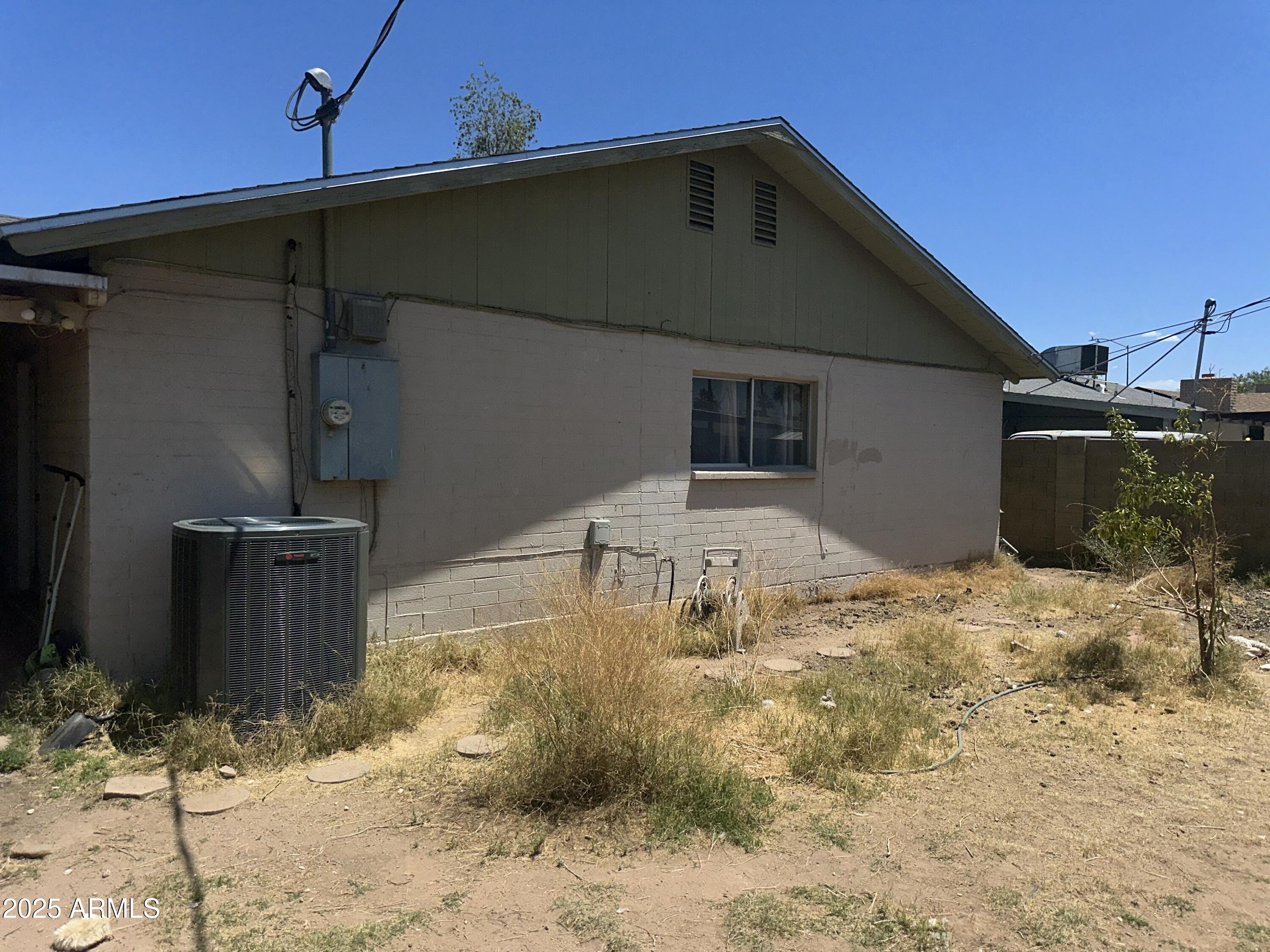 61 W 11TH Drive