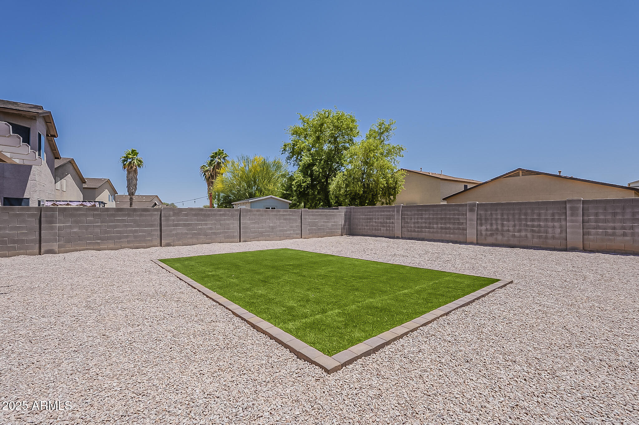 1671 E SILKTASSEL Trail