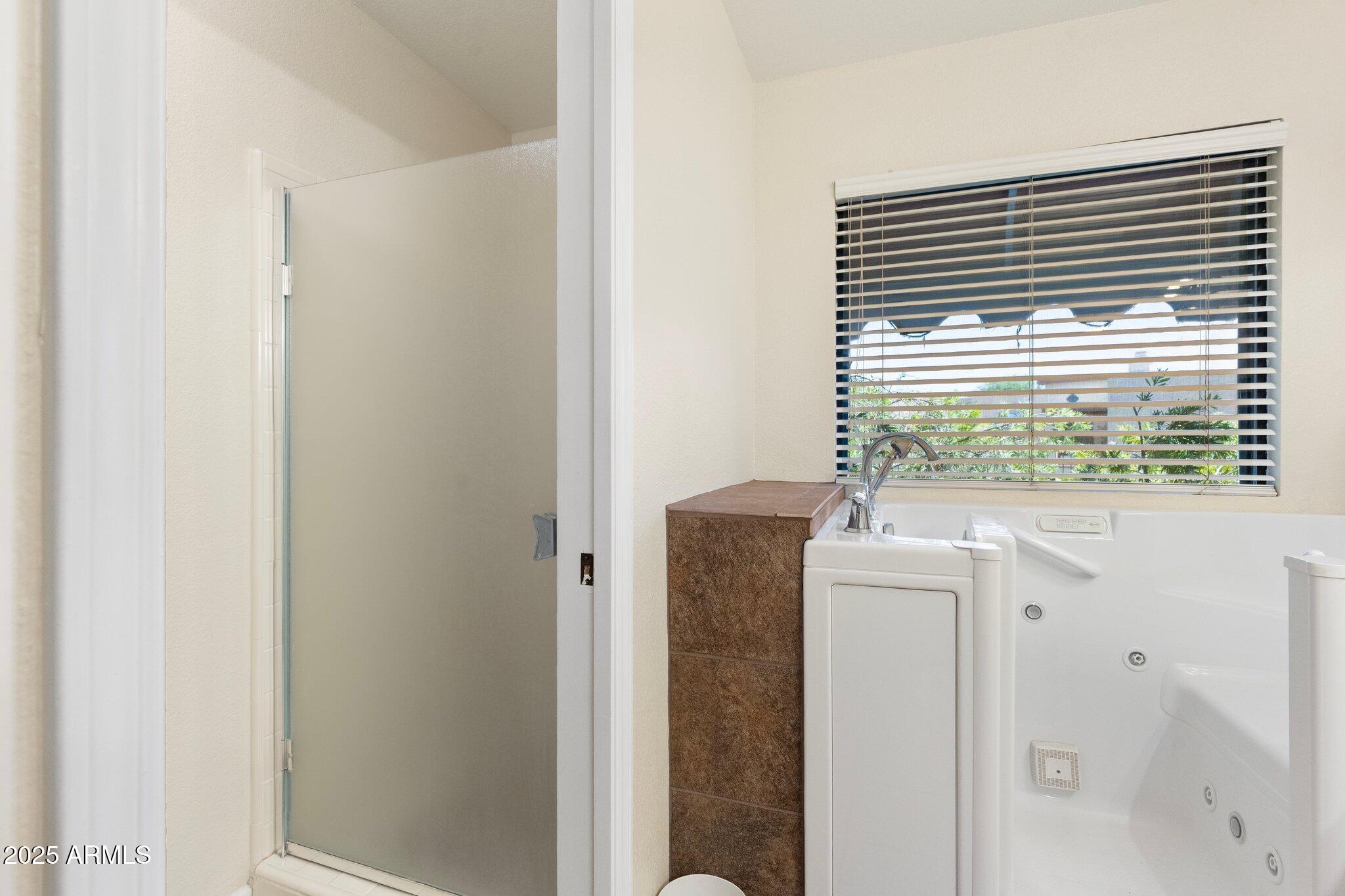 1338 E GREENWAY Circle