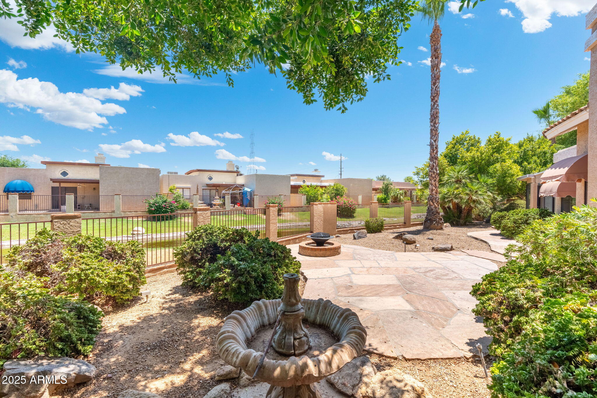 1338 E GREENWAY Circle