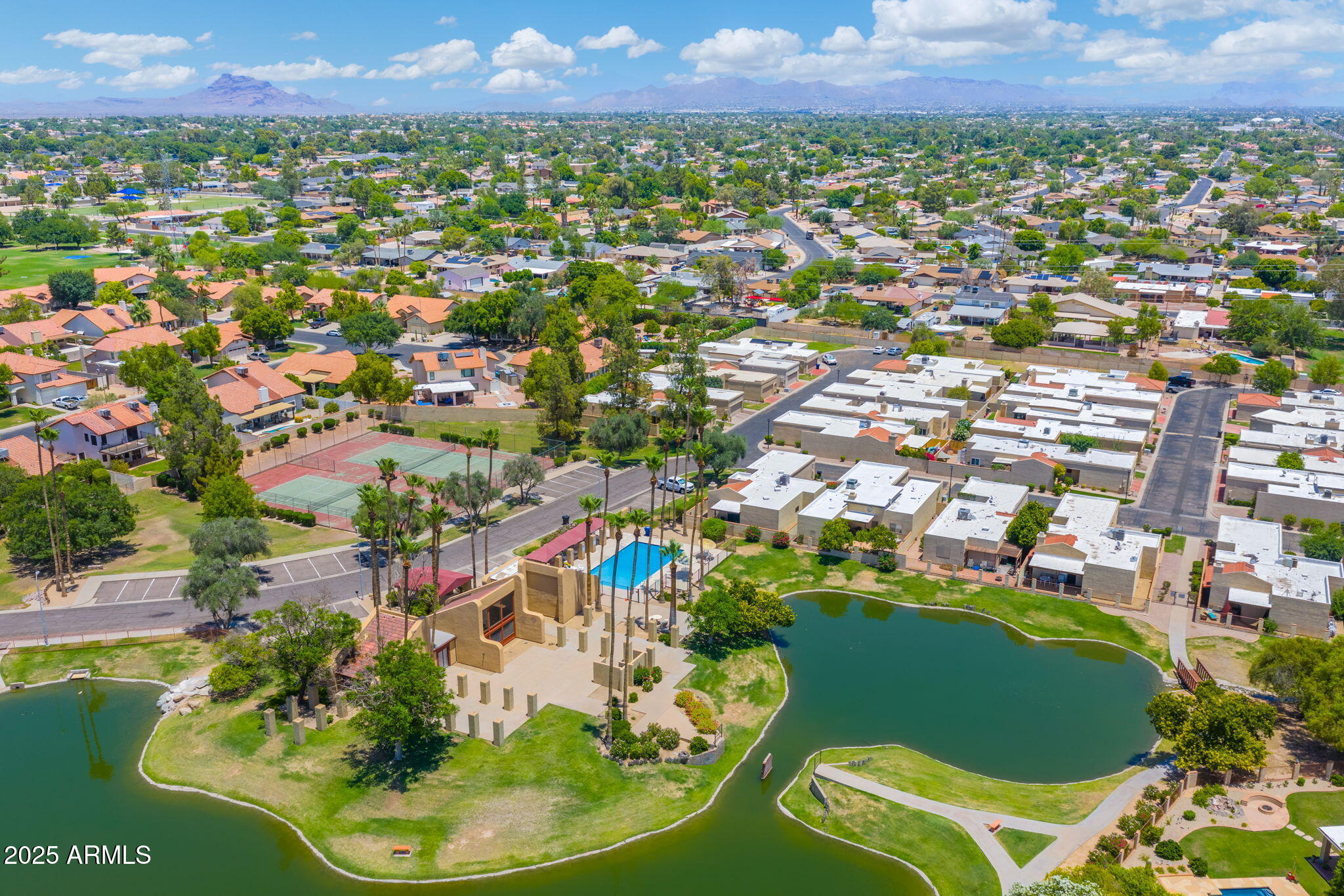 1338 E GREENWAY Circle