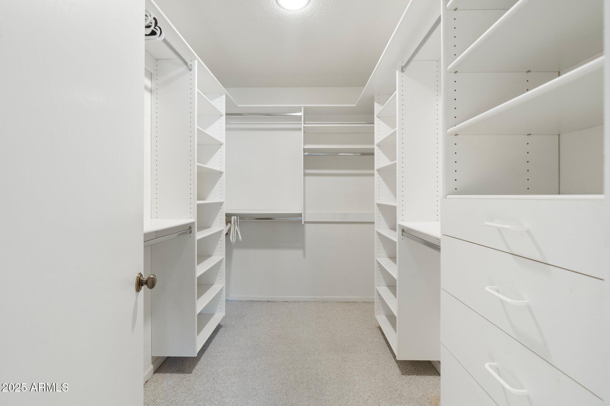 1338 E GREENWAY Circle