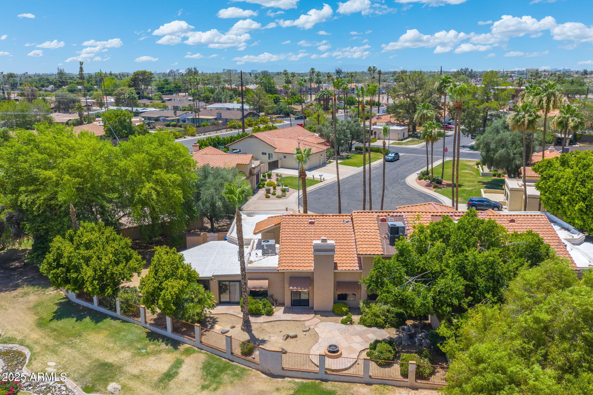 1338 E GREENWAY Circle