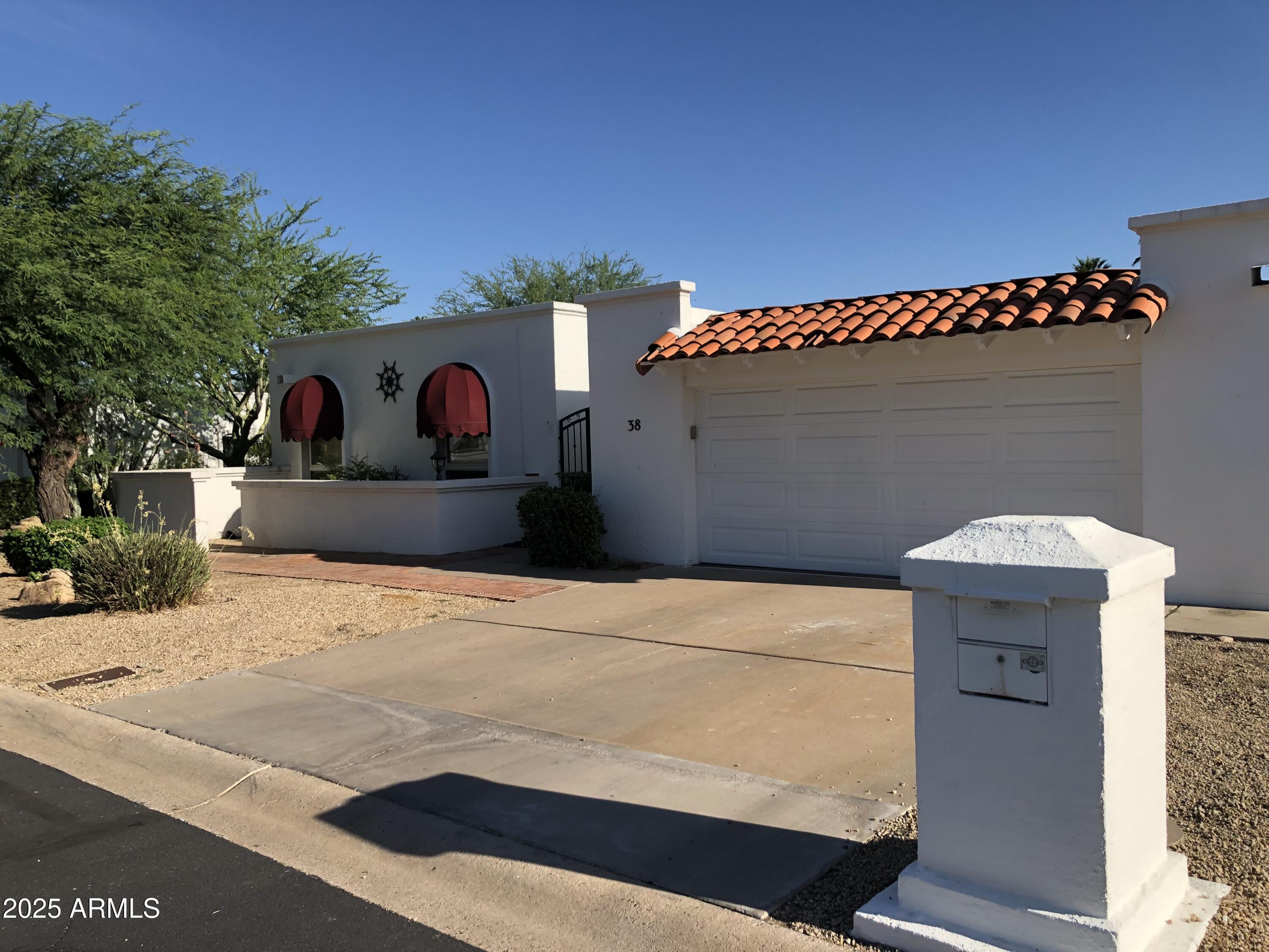 38 E CALAVAR Road