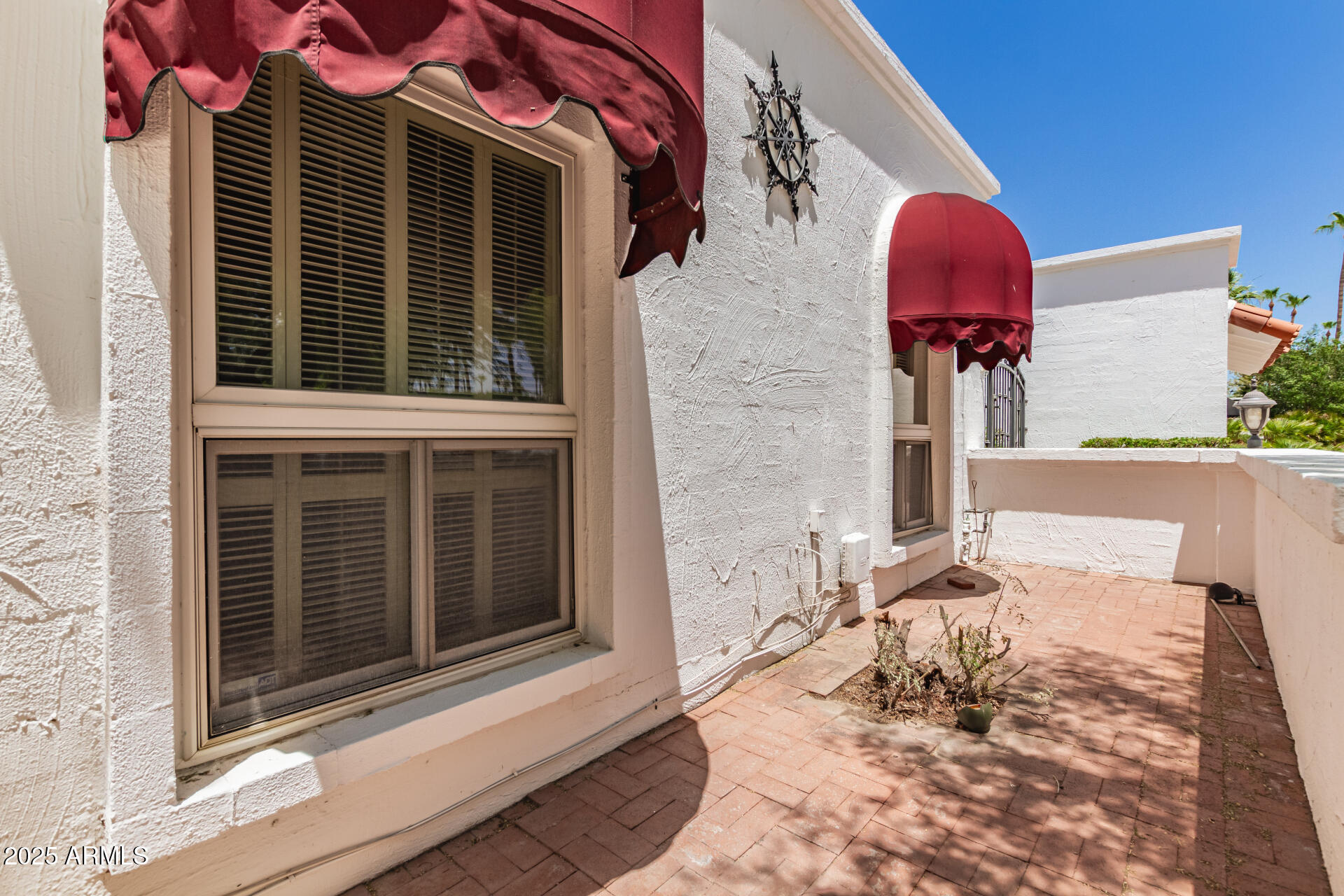38 E CALAVAR Road