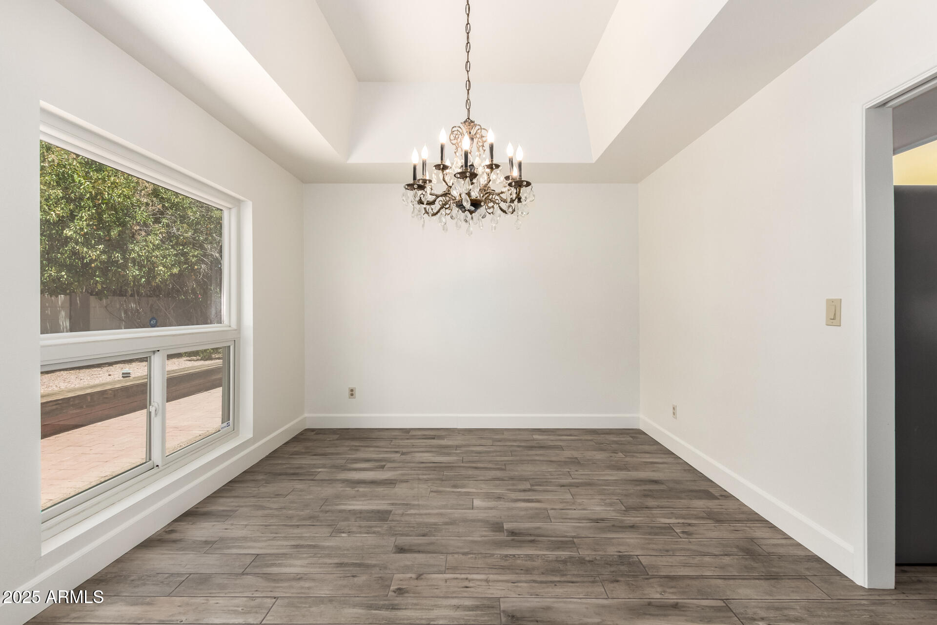 38 E CALAVAR Road