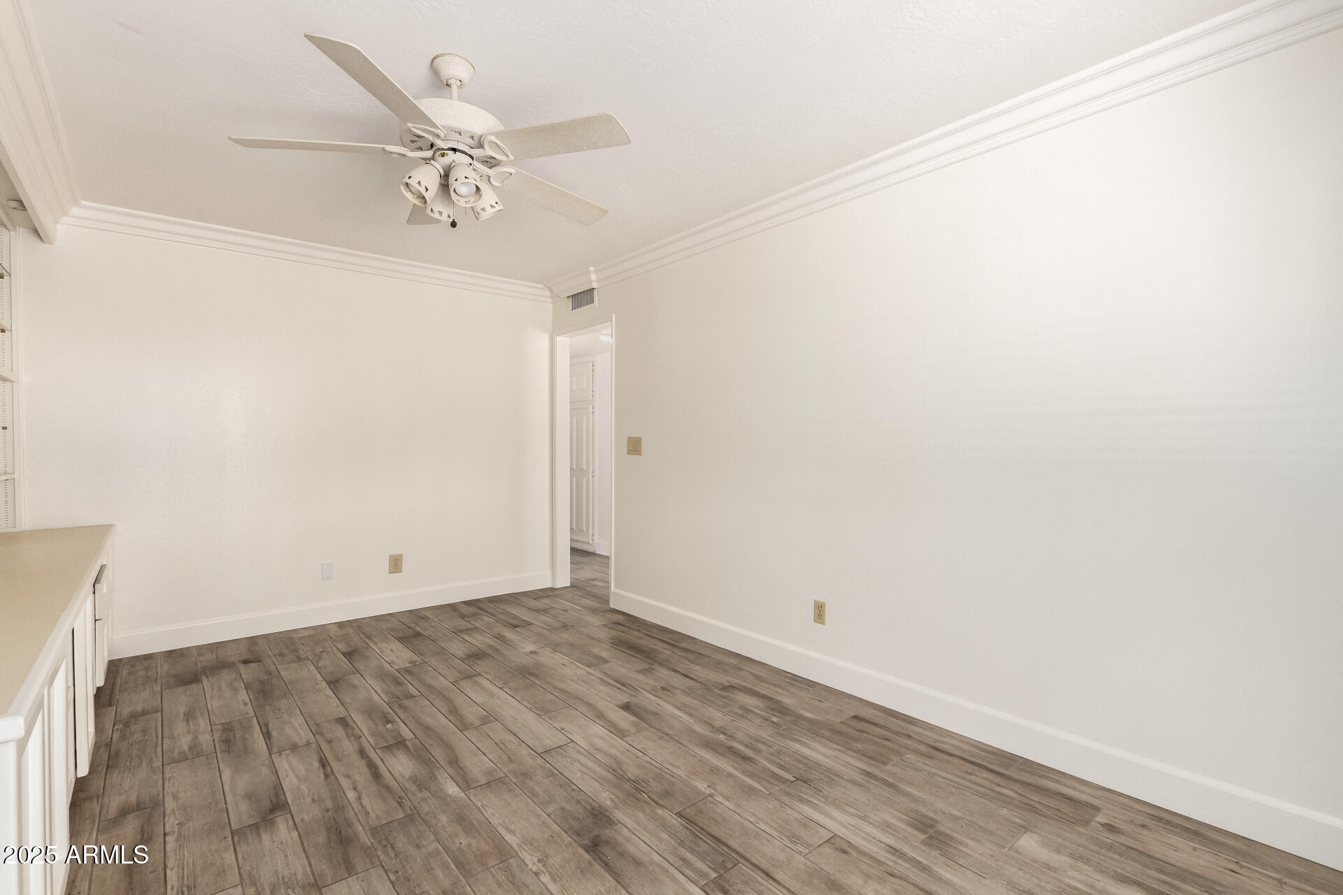 38 E CALAVAR Road