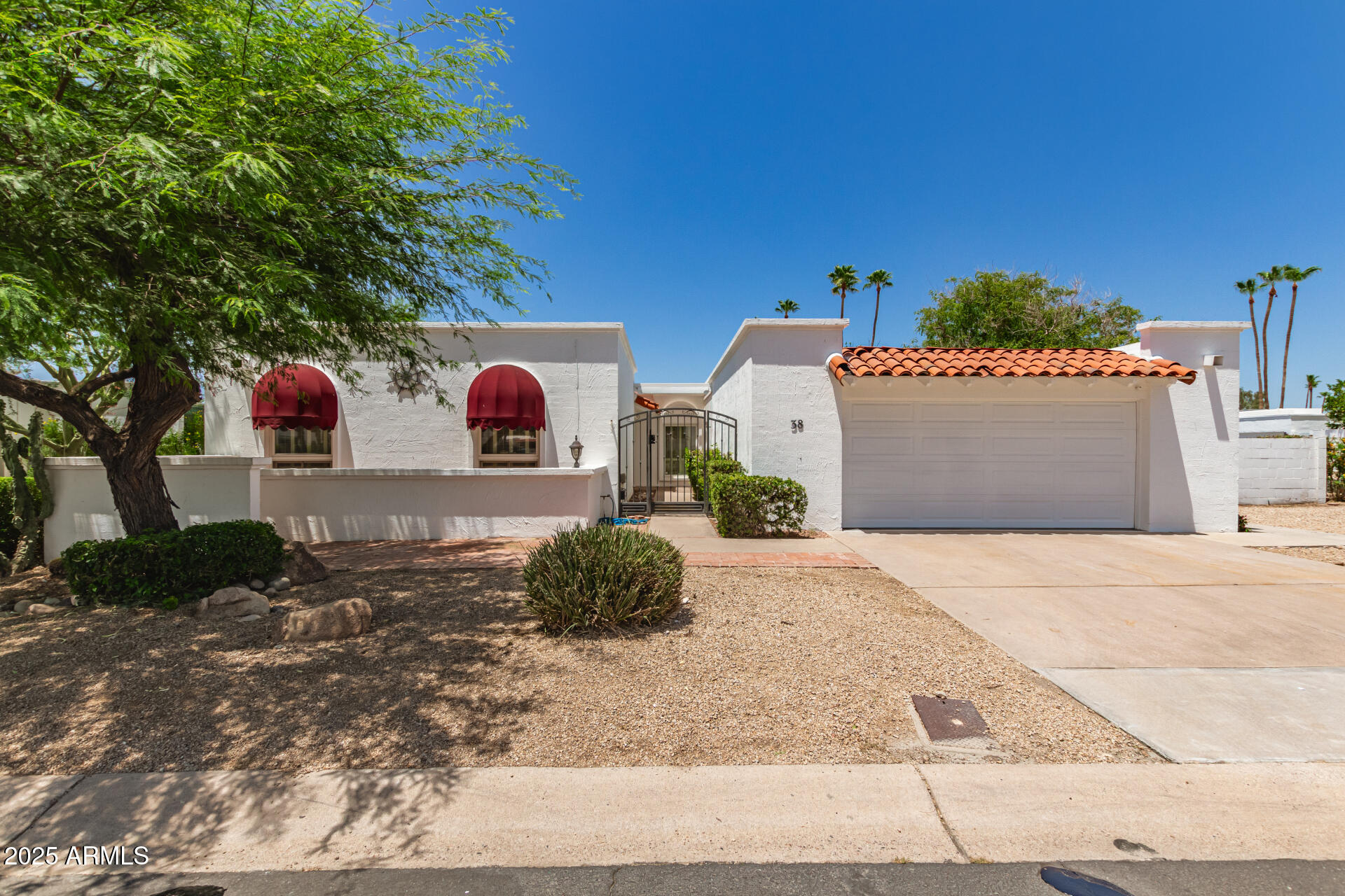 38 E CALAVAR Road