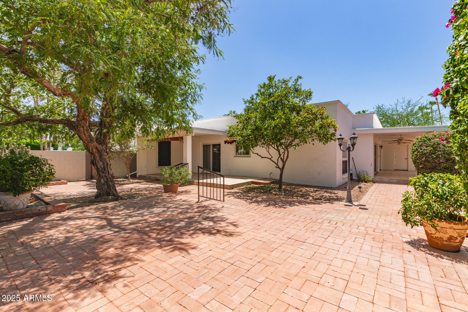 38 E CALAVAR Road