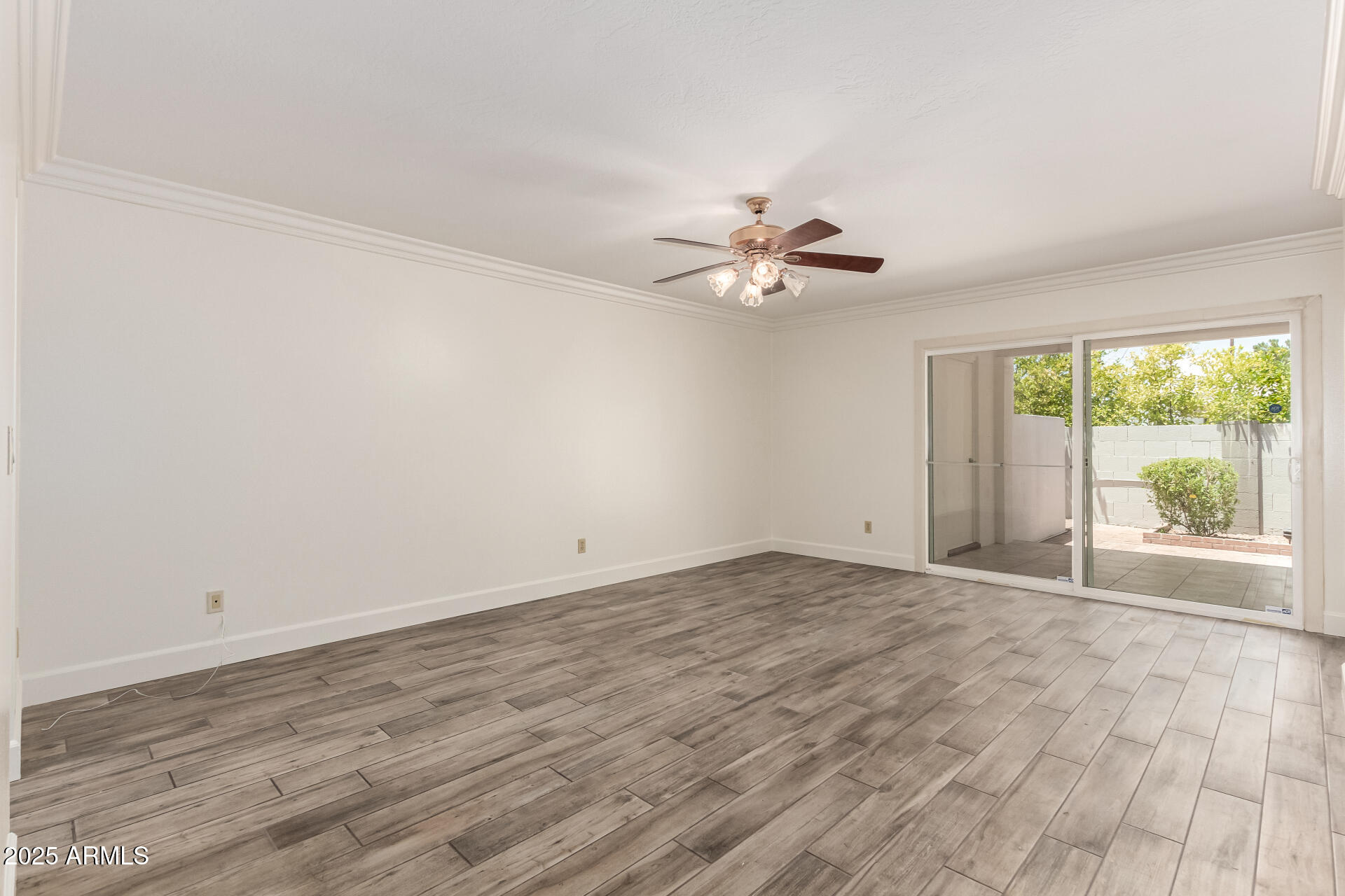 38 E CALAVAR Road