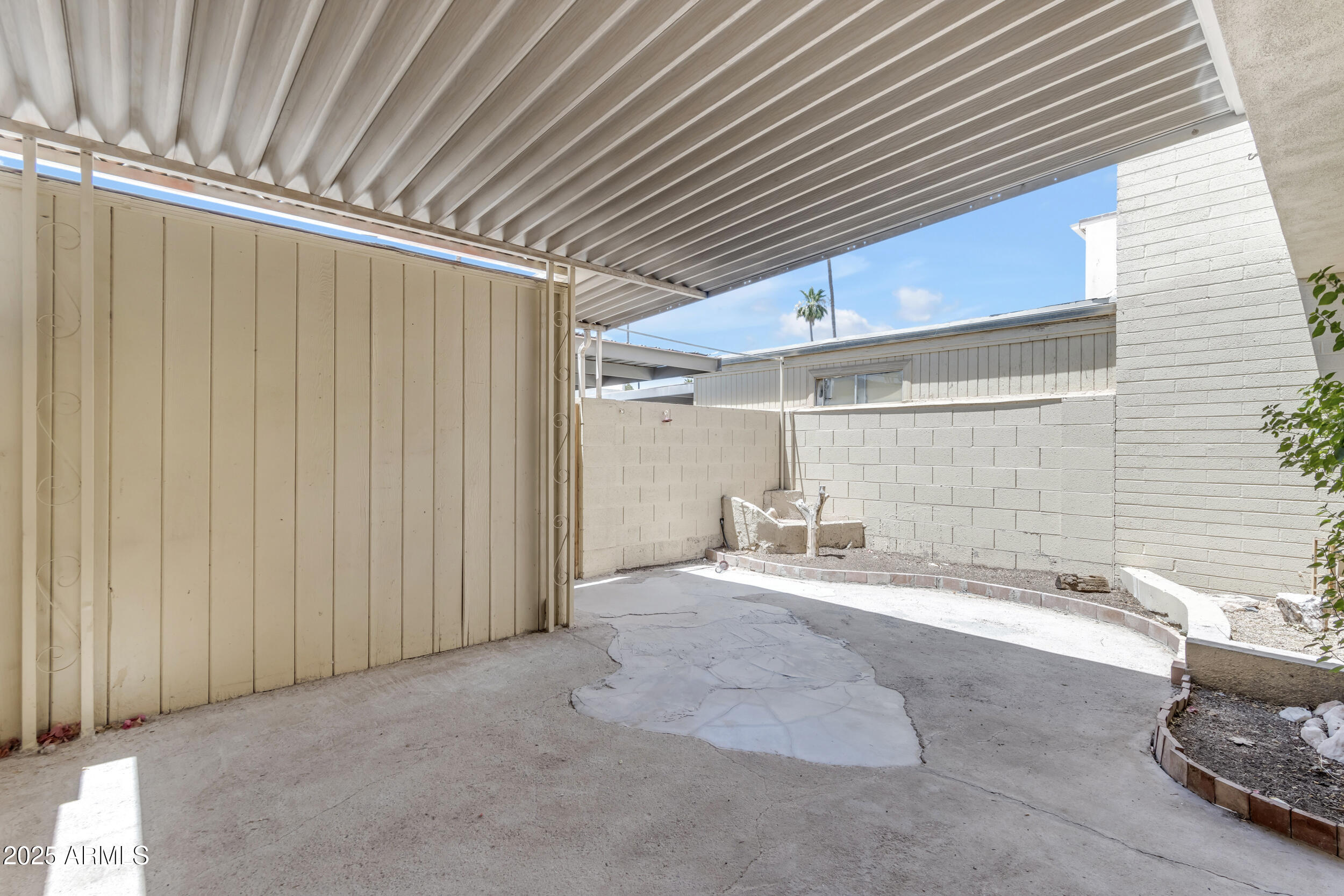527 N LESUEUR