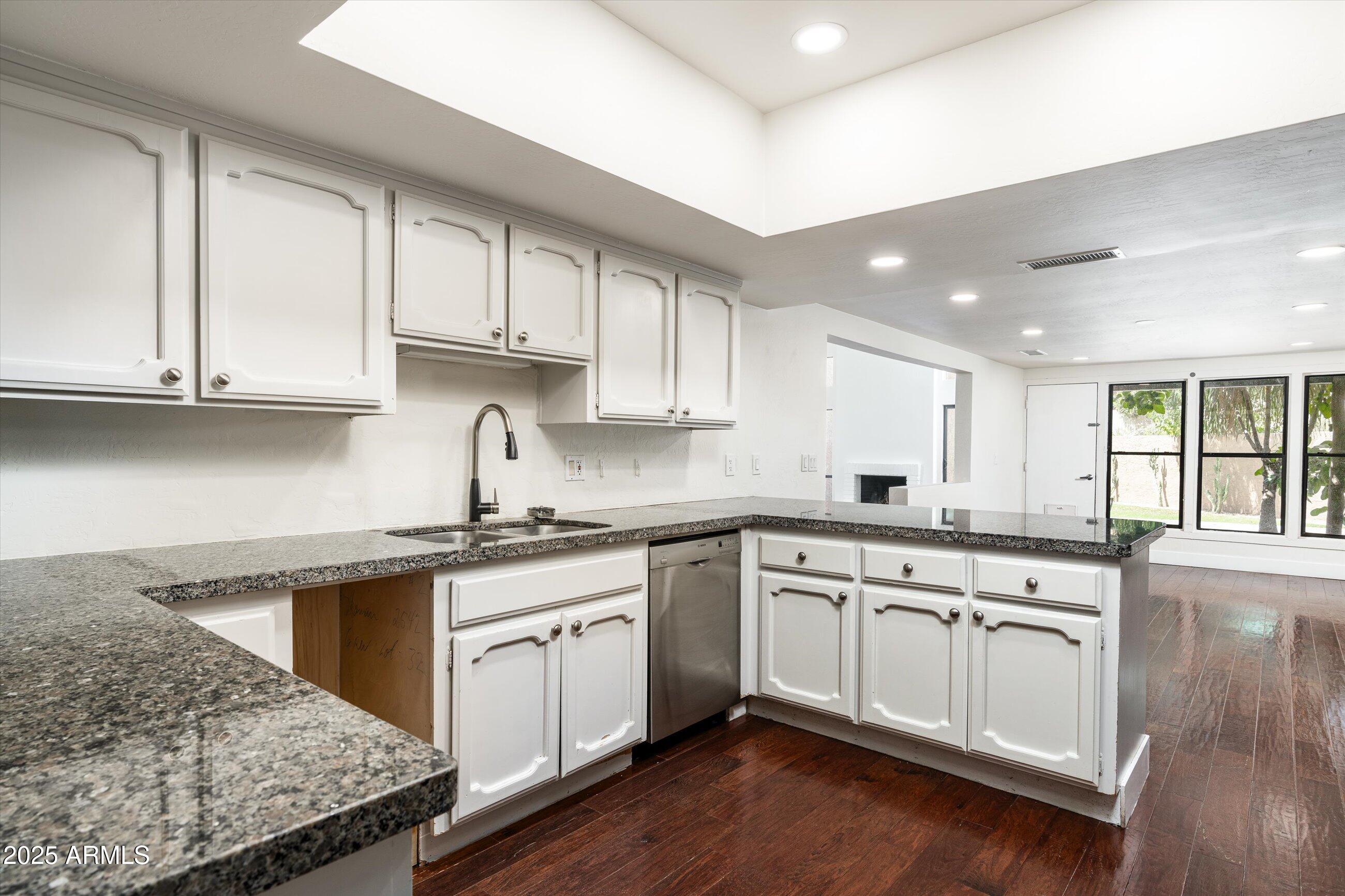 4434 E CAMELBACK Road, 132