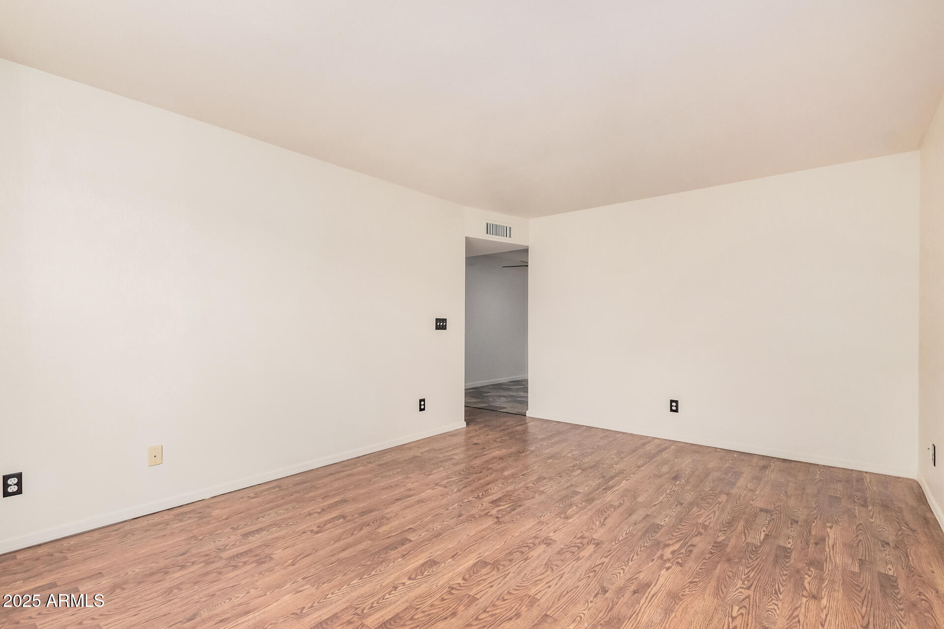 1807 E JAMAICA Avenue