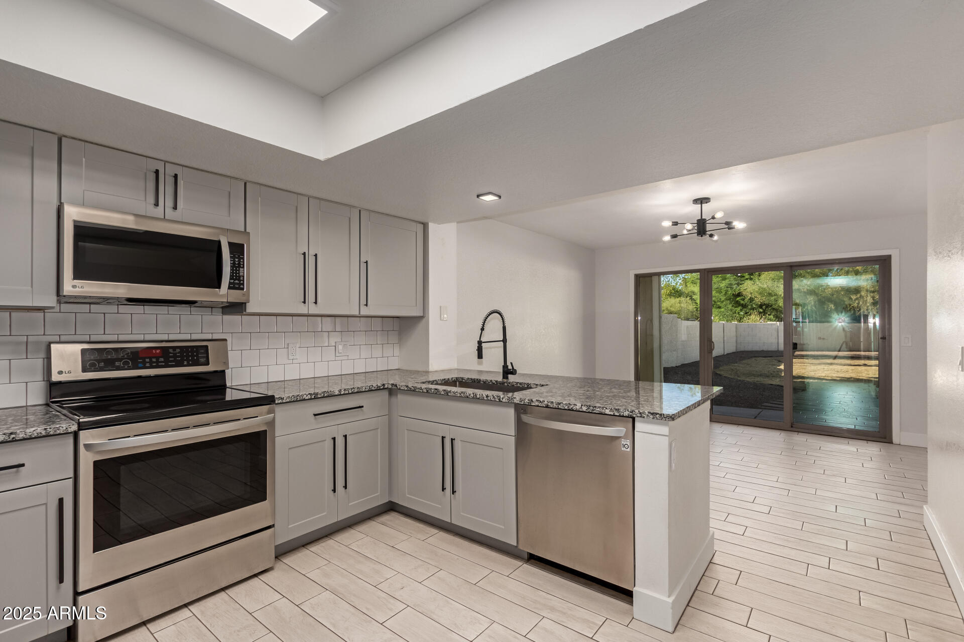 1621 N CHIPPEWA Drive