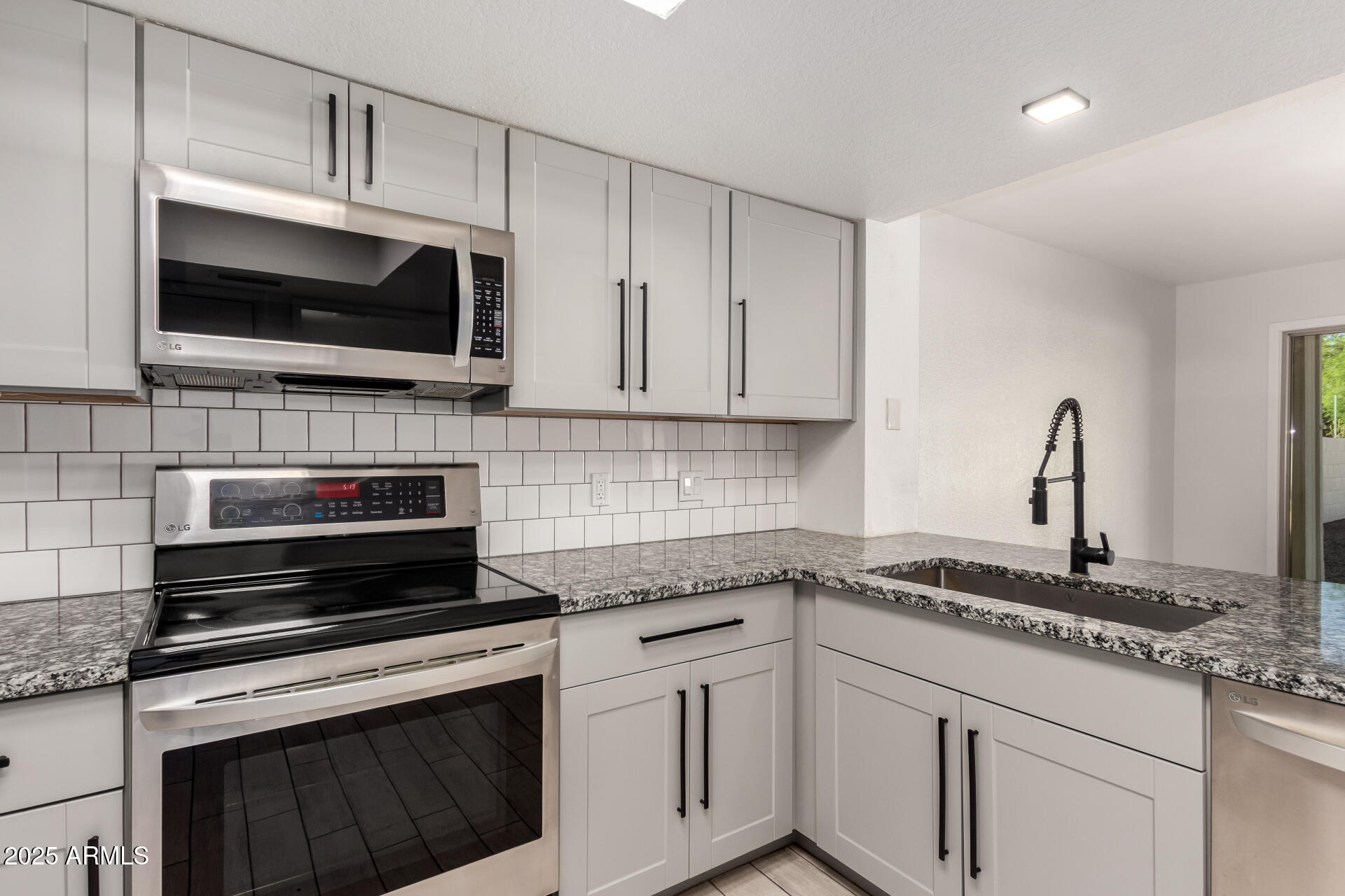 1621 N CHIPPEWA Drive