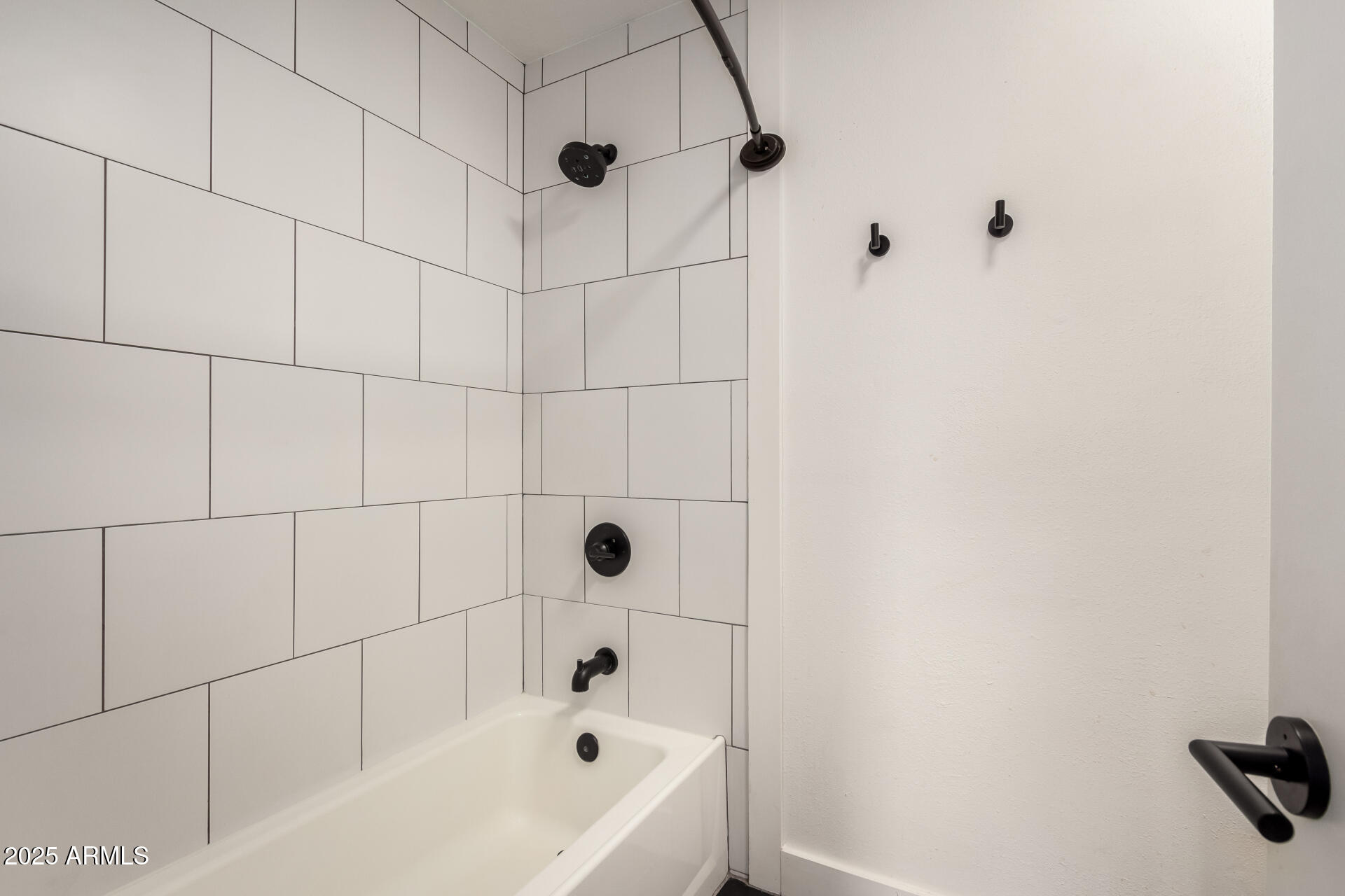 1621 N CHIPPEWA Drive