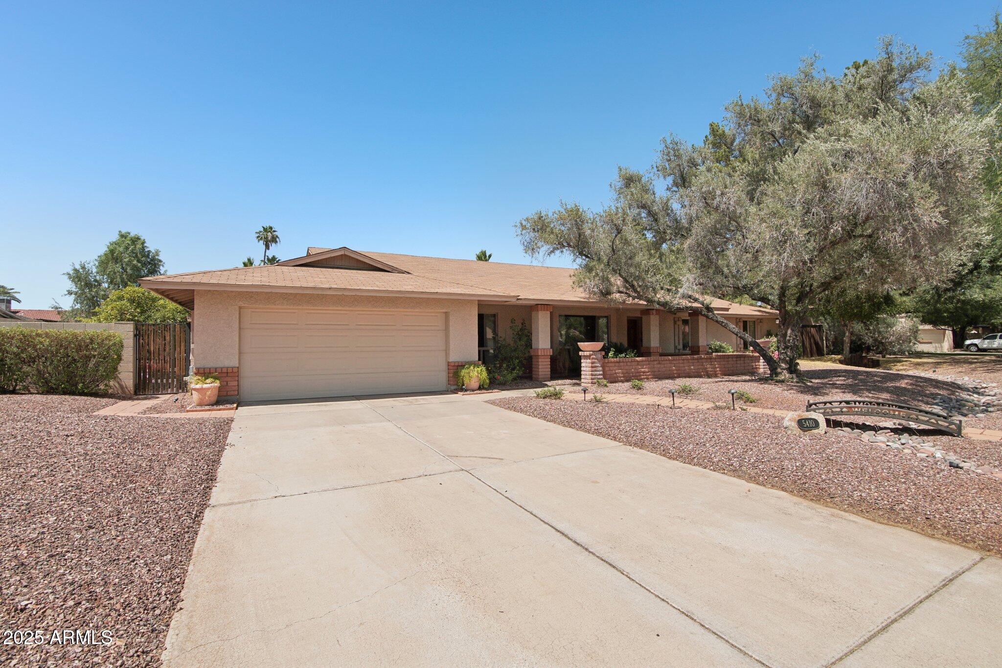 5410 E POINSETTIA Drive